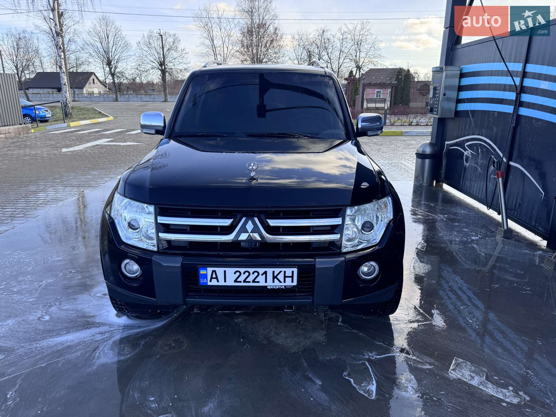 MITSUBISHI PAJERO