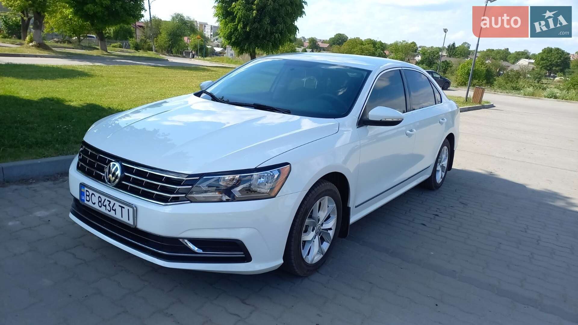 VOLKSWAGEN PASSAT 2016