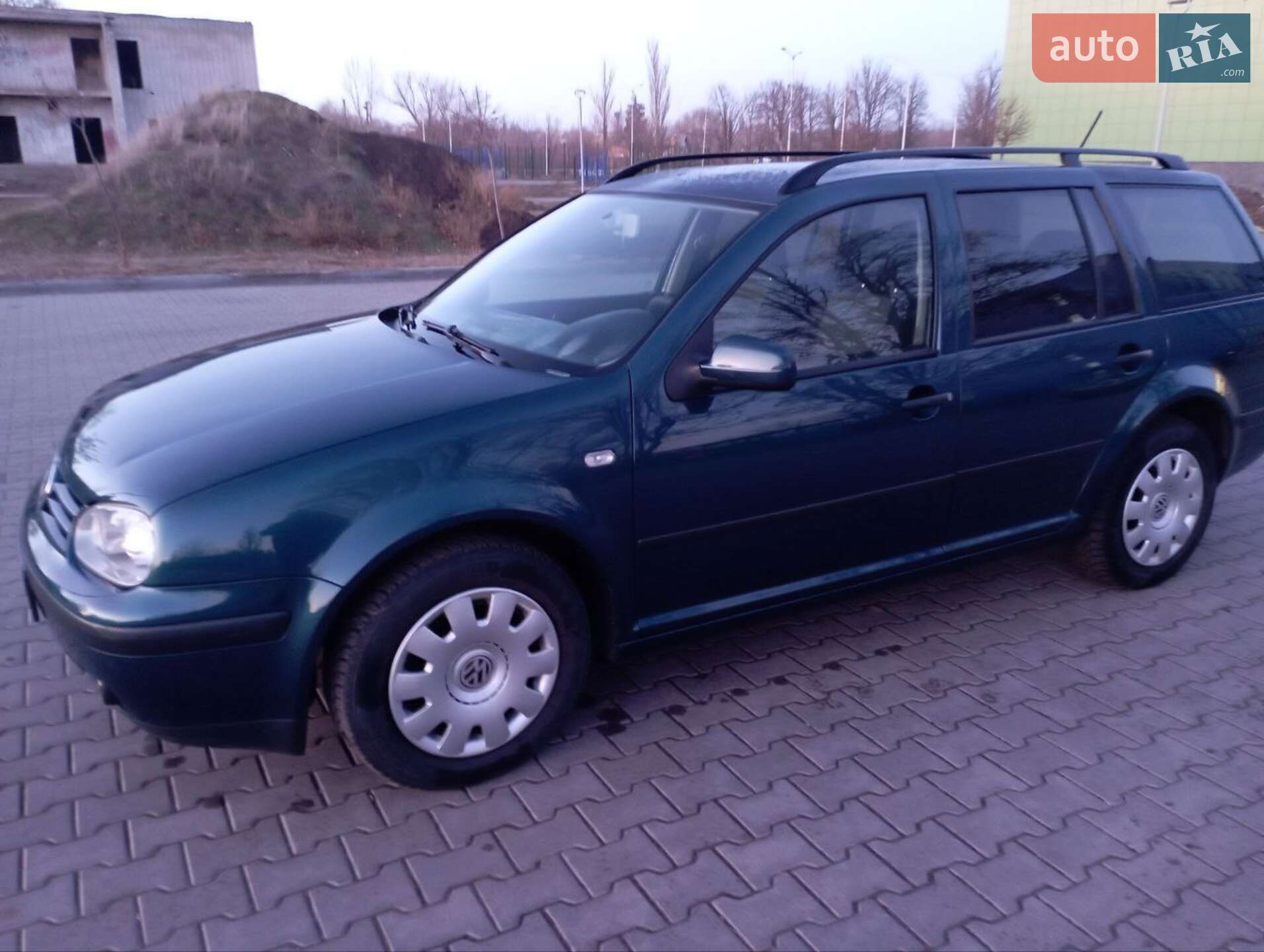 VOLKSWAGEN GOLF 2004