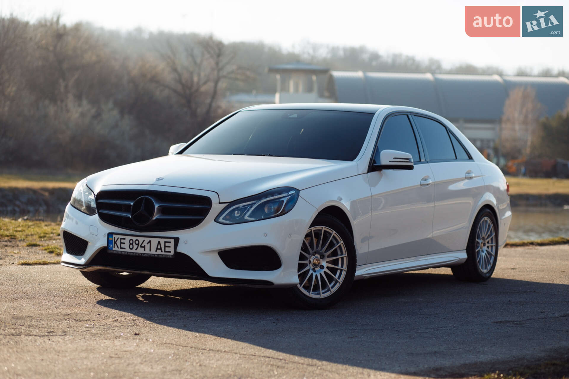 Головне фото звіту автомобіля MERCEDES-BENZ E 200 2013