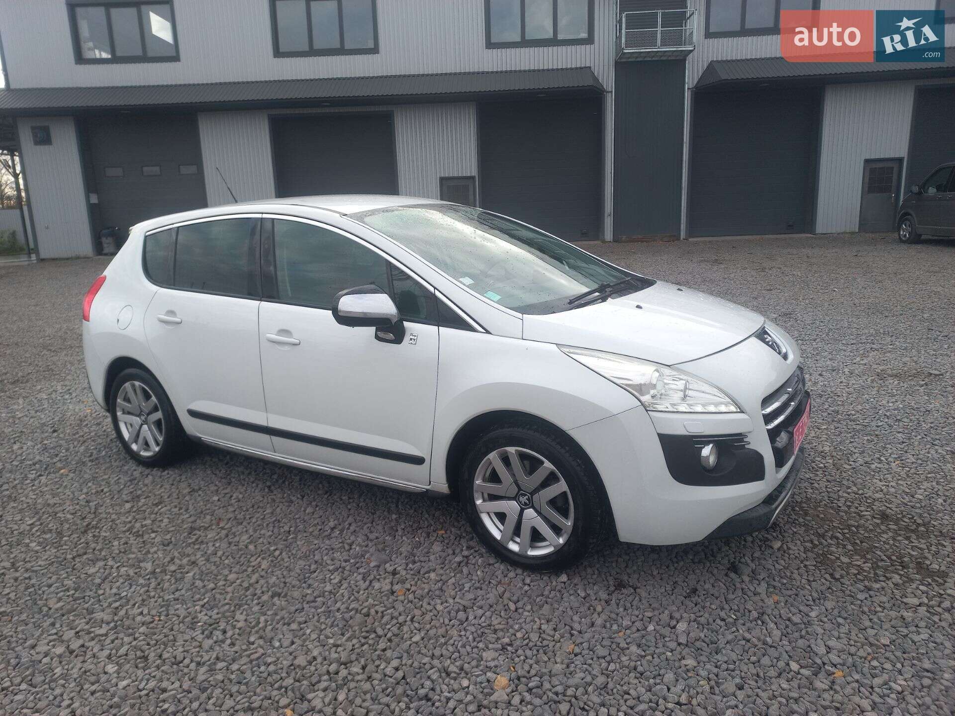 PEUGEOT 3008 HYBRID 2011