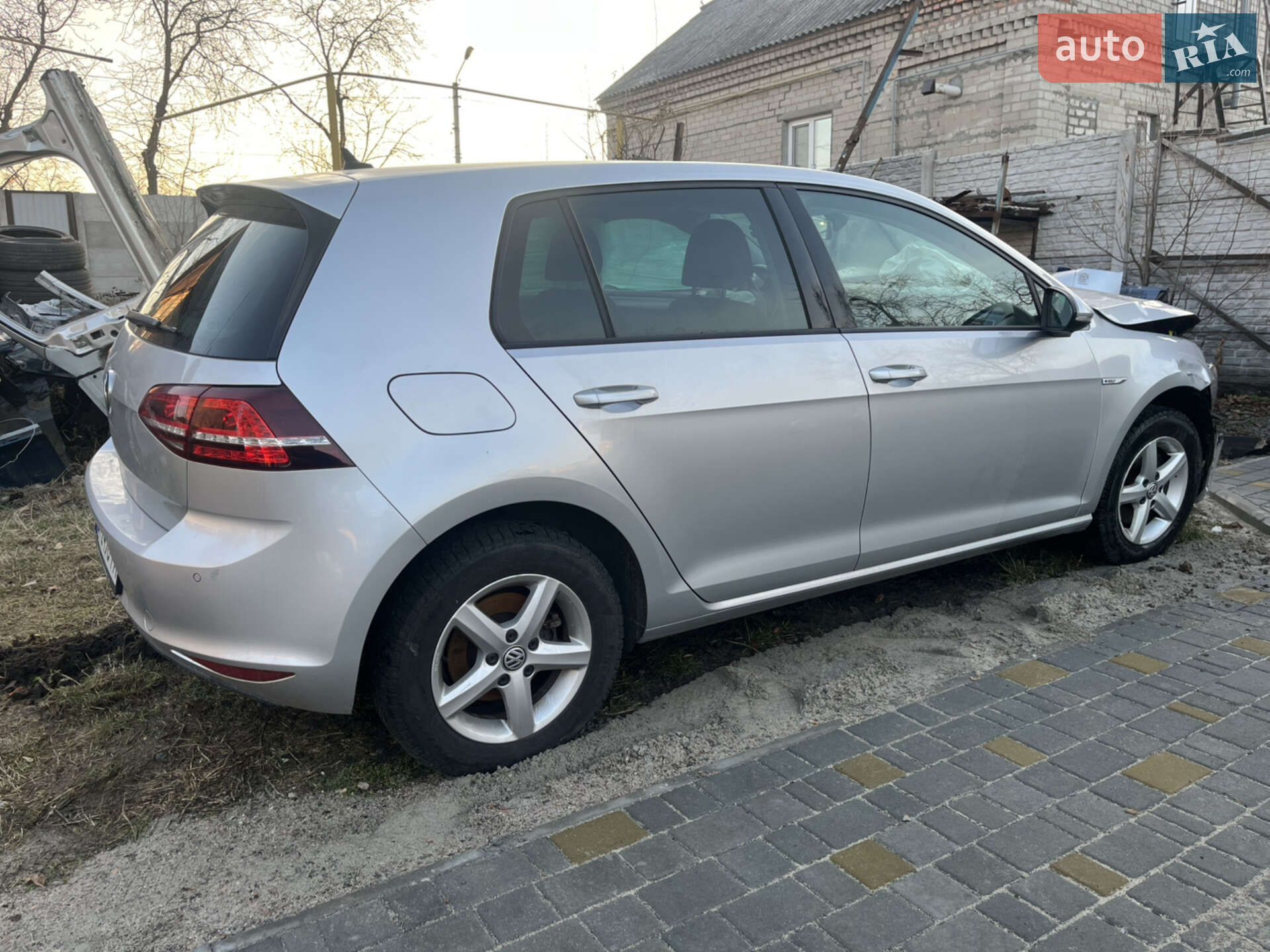 VOLKSWAGEN E-GOLF 2014