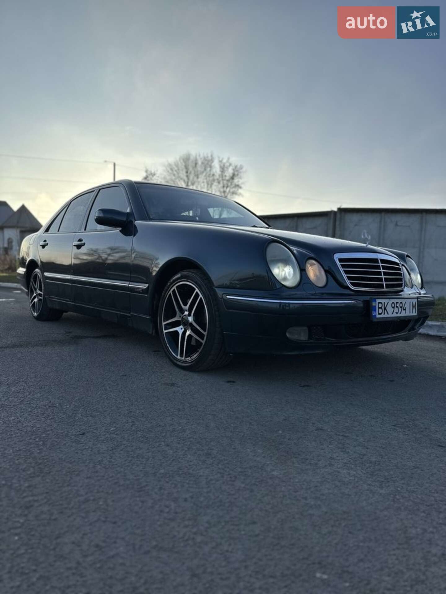 Головне фото звіту автомобіля MERCEDES-BENZ E 320 CDI 2001