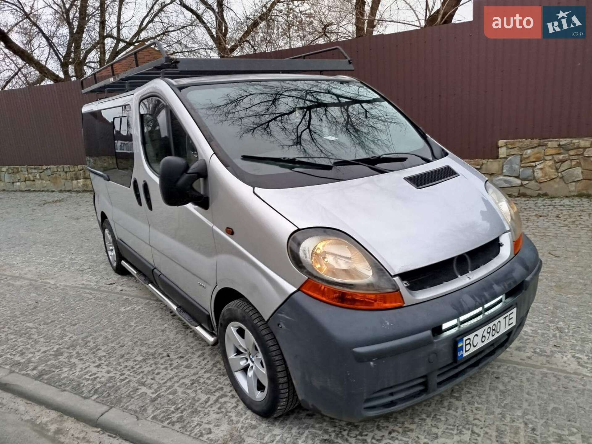 OPEL VIVARO 2002