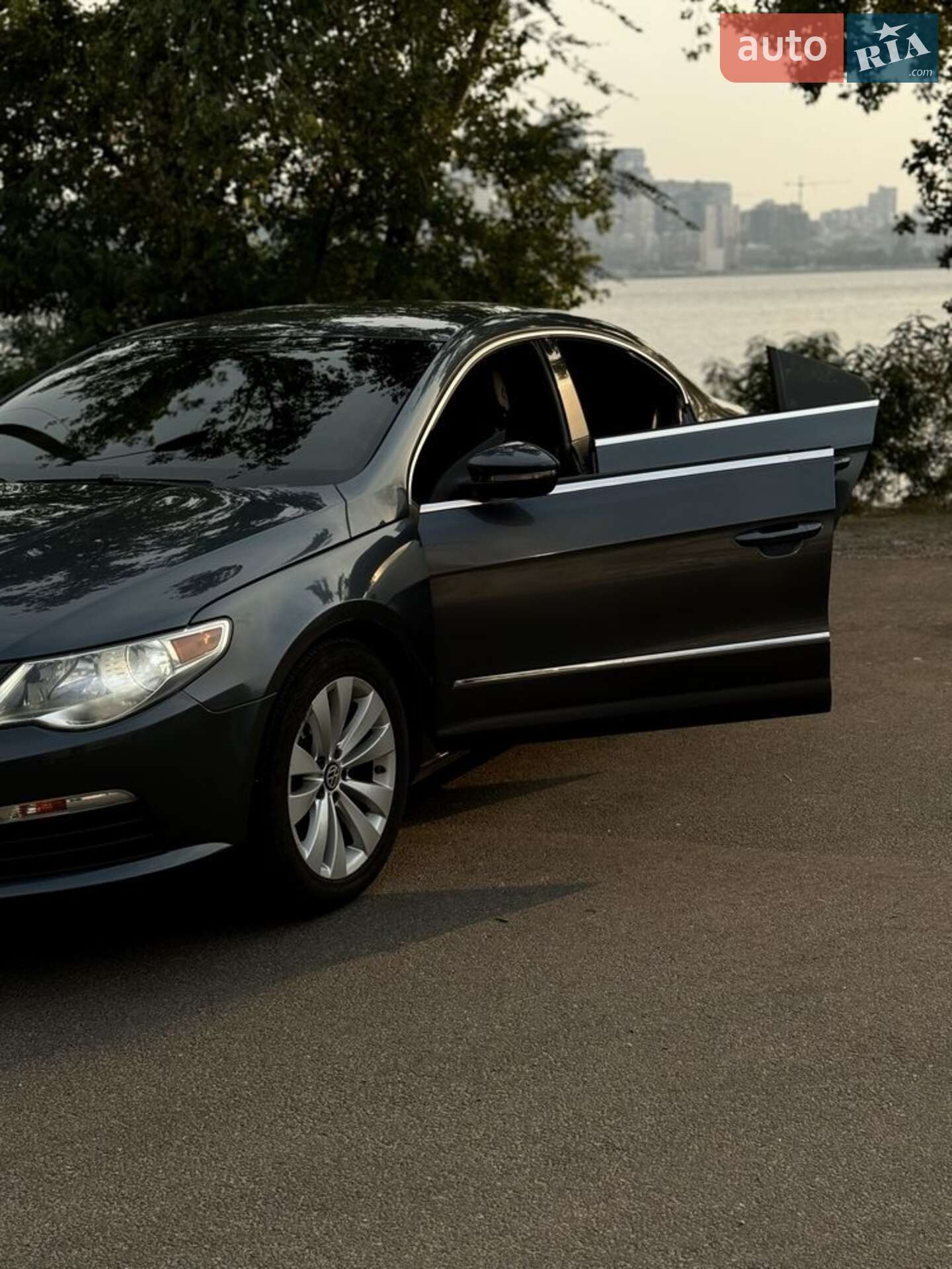 VOLKSWAGEN CC 2010