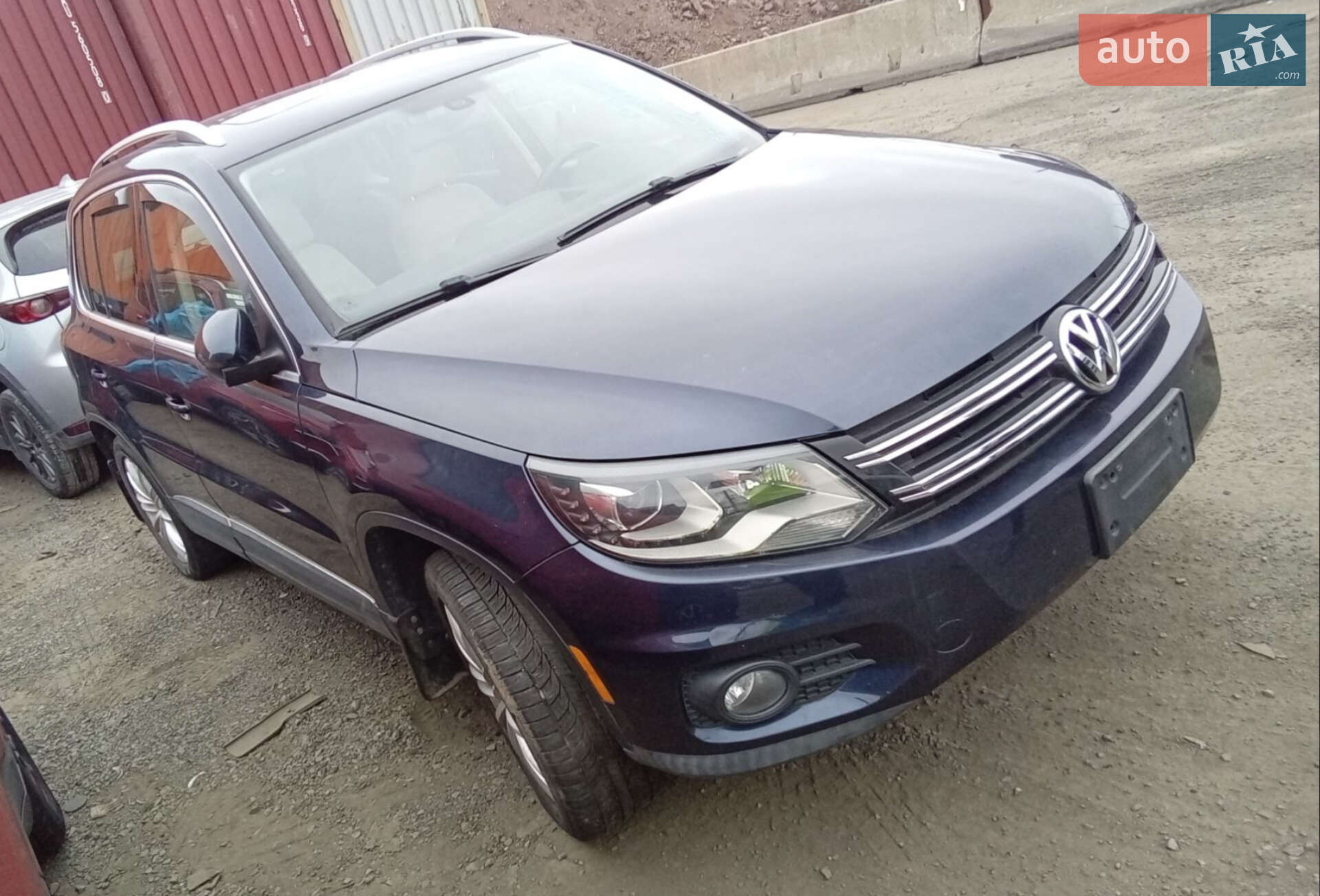 VOLKSWAGEN TIGUAN 2016