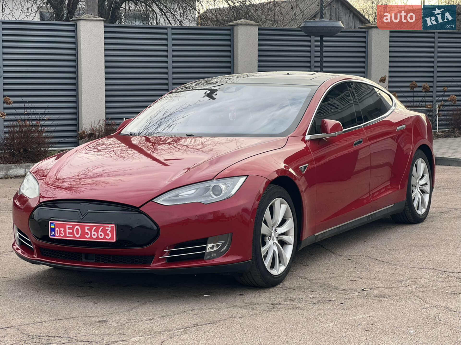 TESLA MODEL S 2015