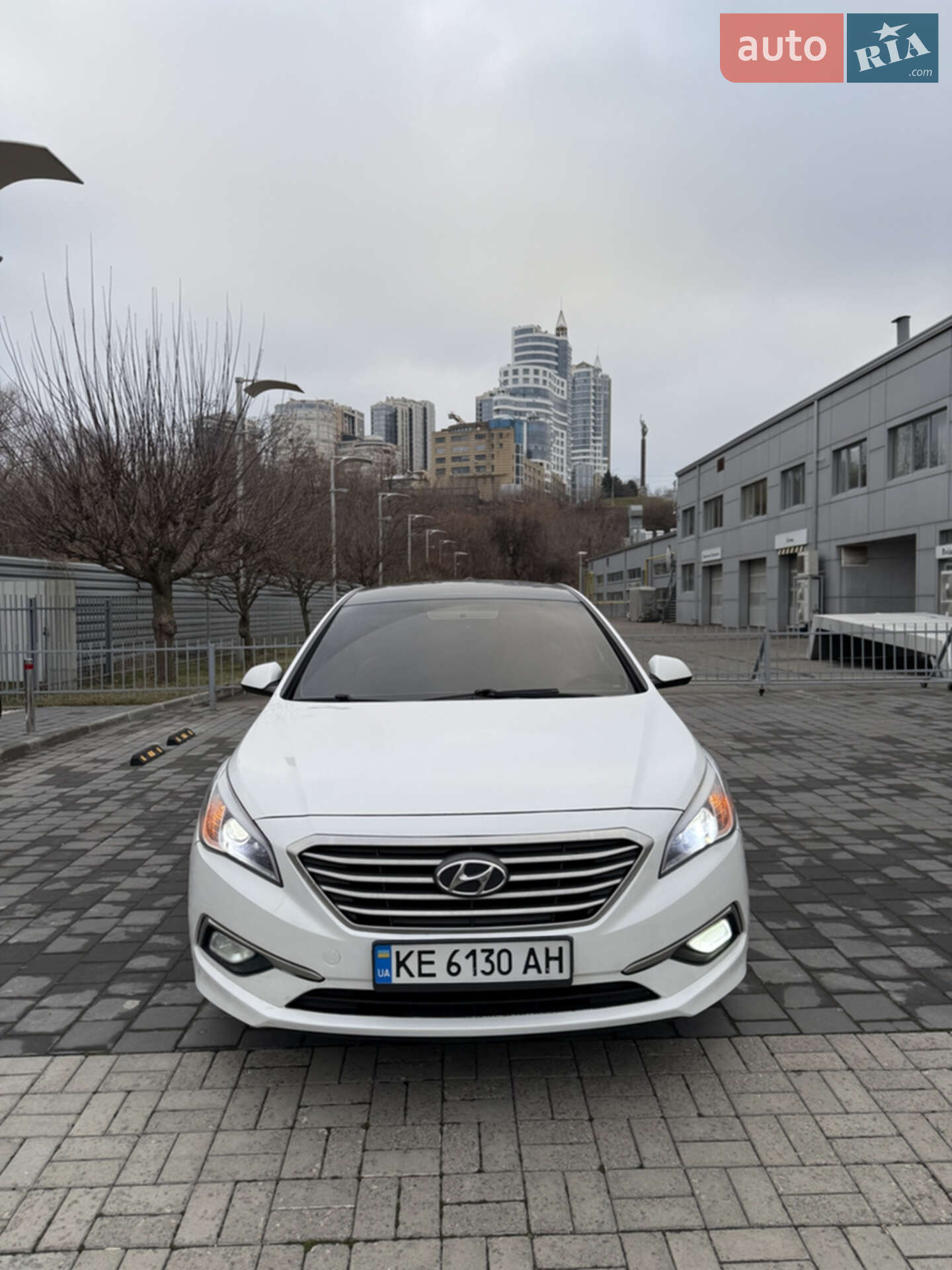 Головне фото звіту автомобіля HYUNDAI SONATA 2015