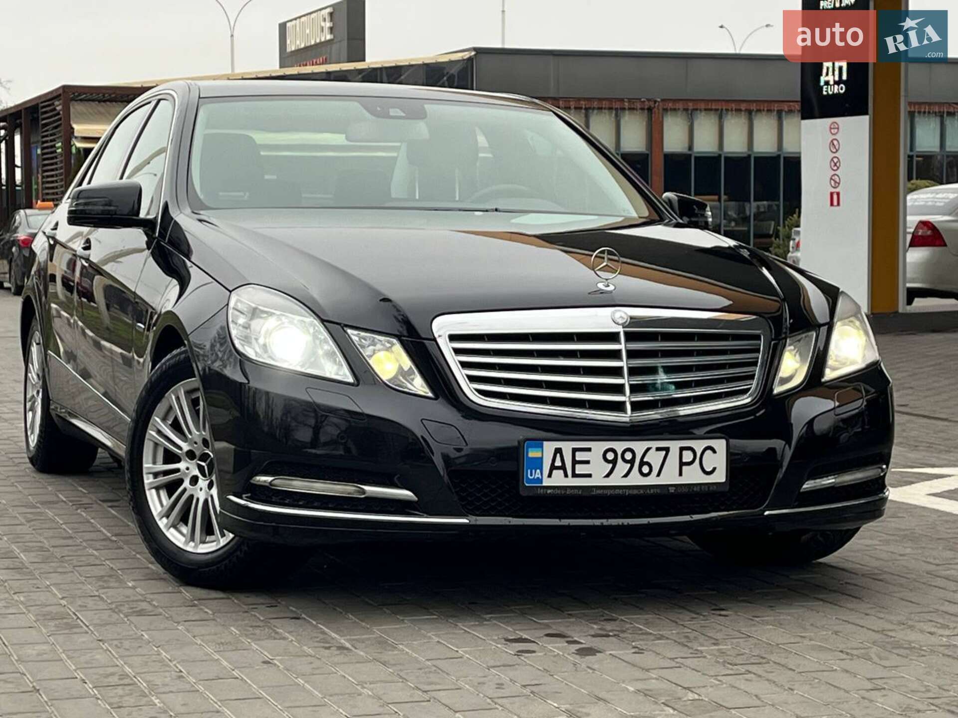 Головне фото звіту автомобіля MERCEDES-BENZ E 200 2011