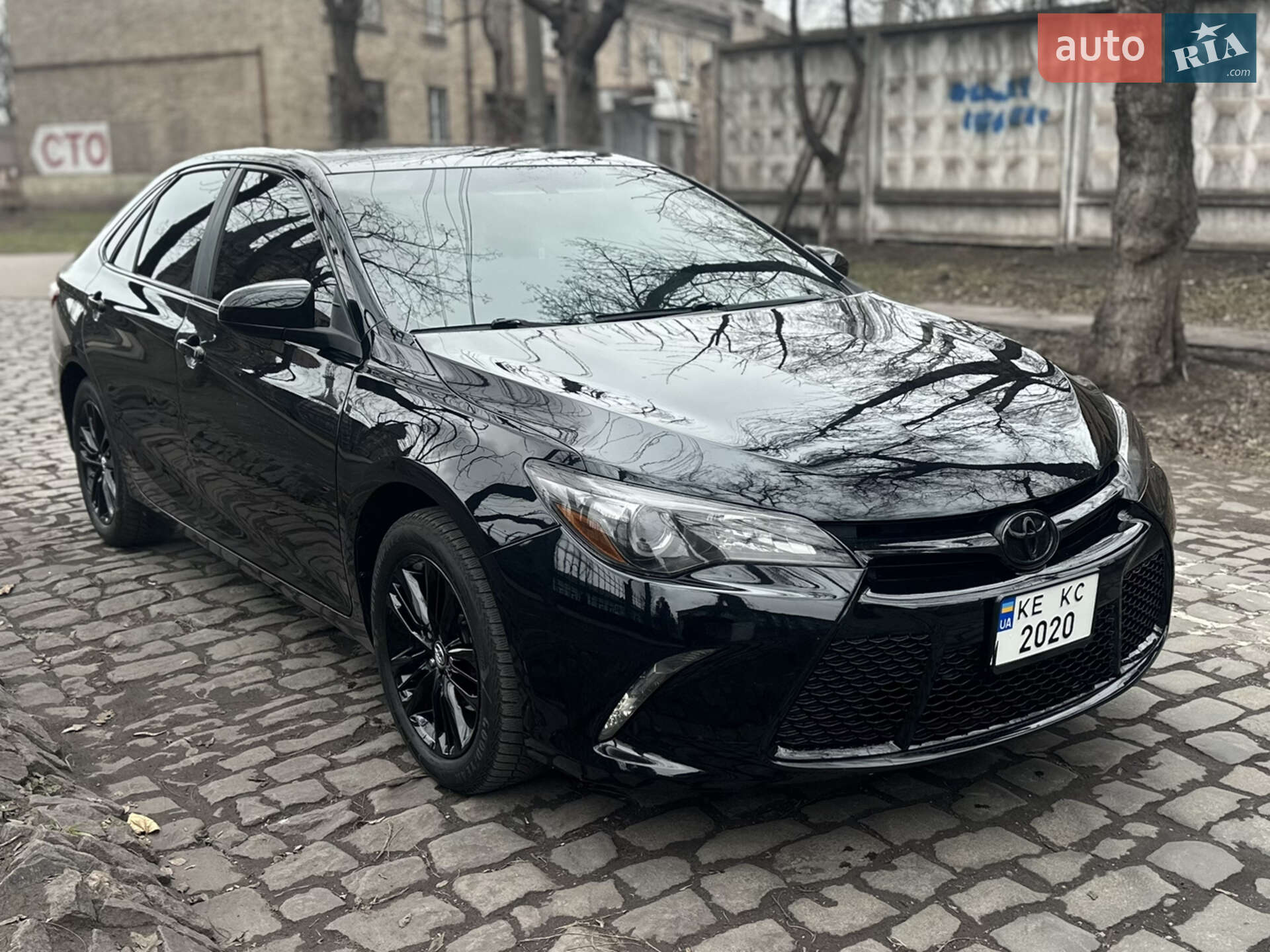 TOYOTA CAMRY