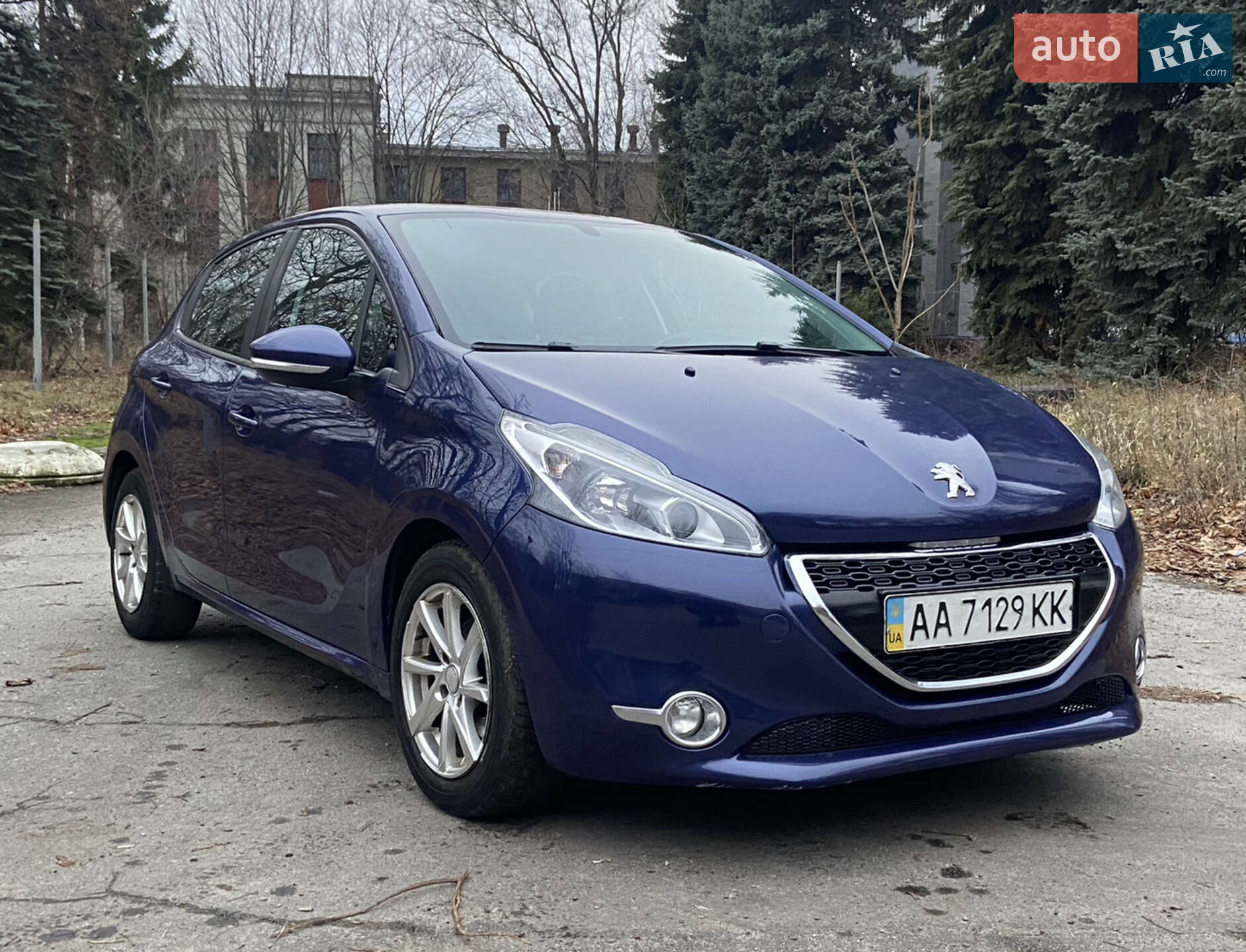 PEUGEOT 208 2013