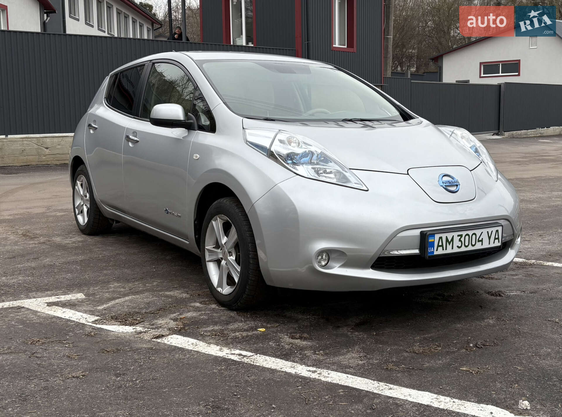 Головне фото звіту автомобіля NISSAN LEAF 2012