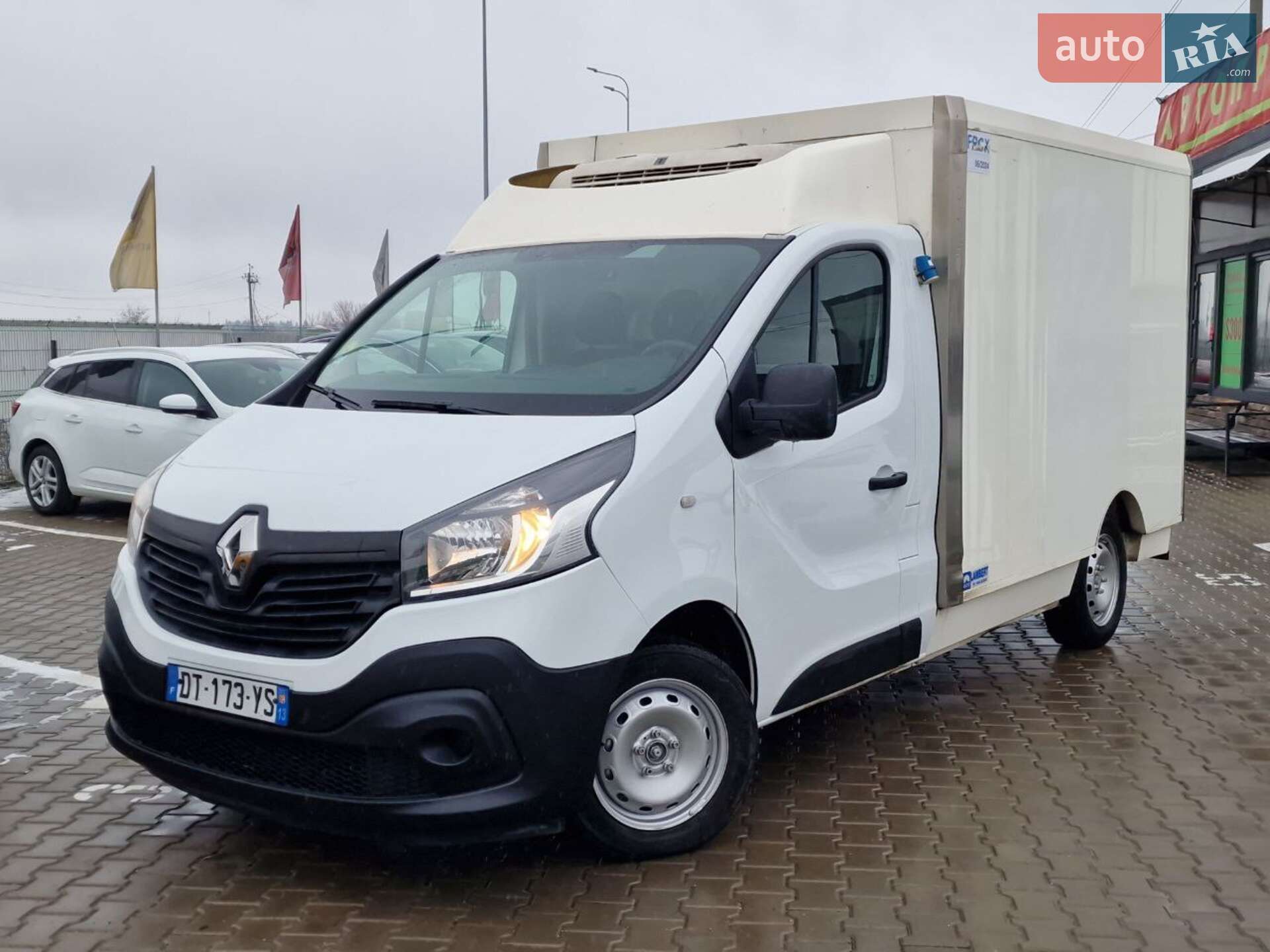 RENAULT TRAFIC 2015