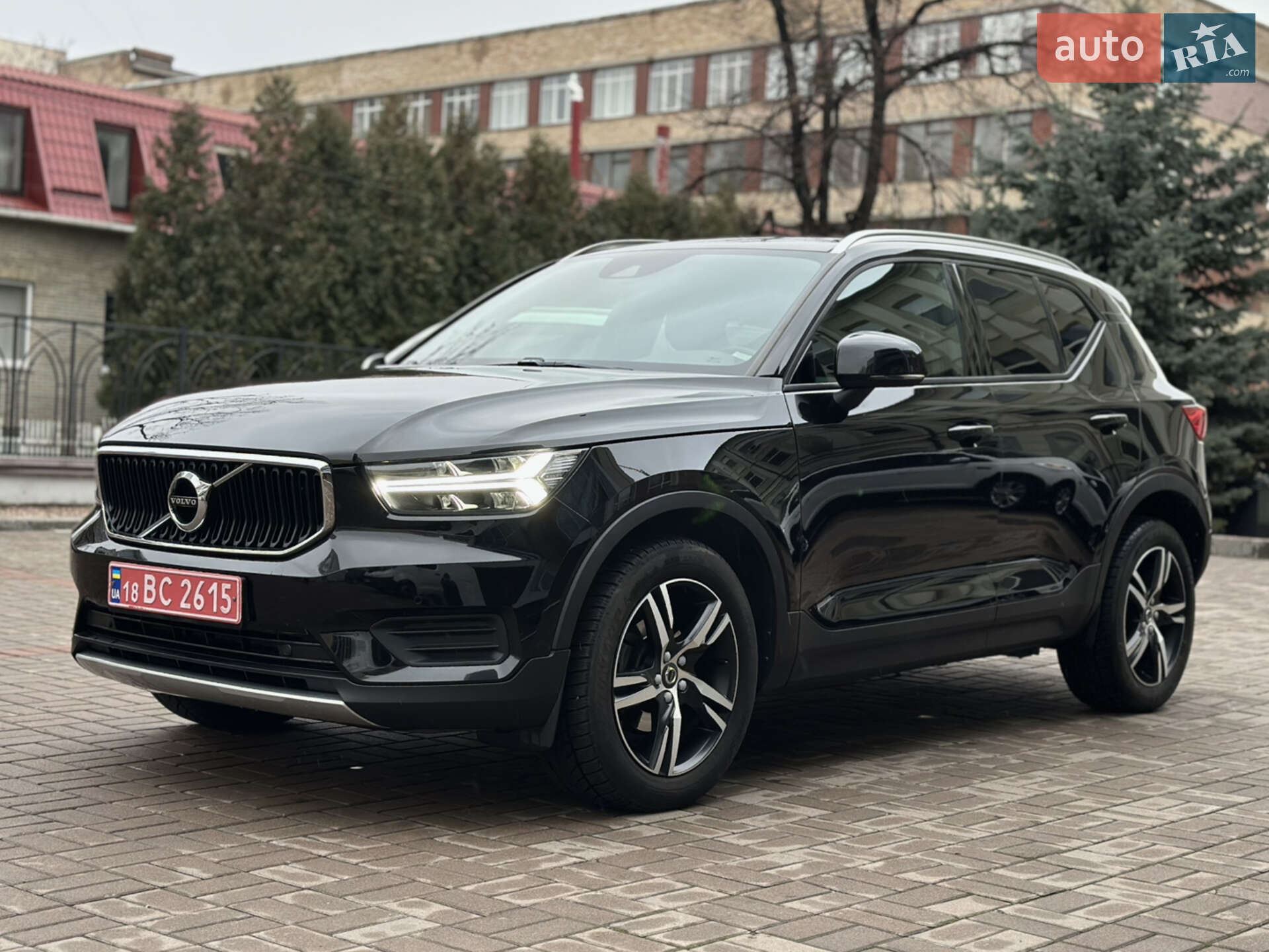 VOLVO XC40 2019