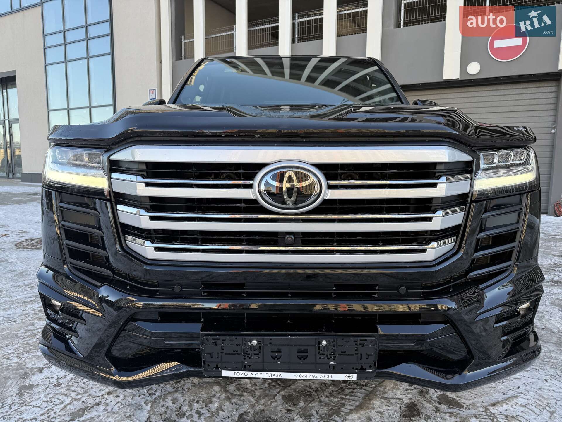 TOYOTA LAND CRUISER