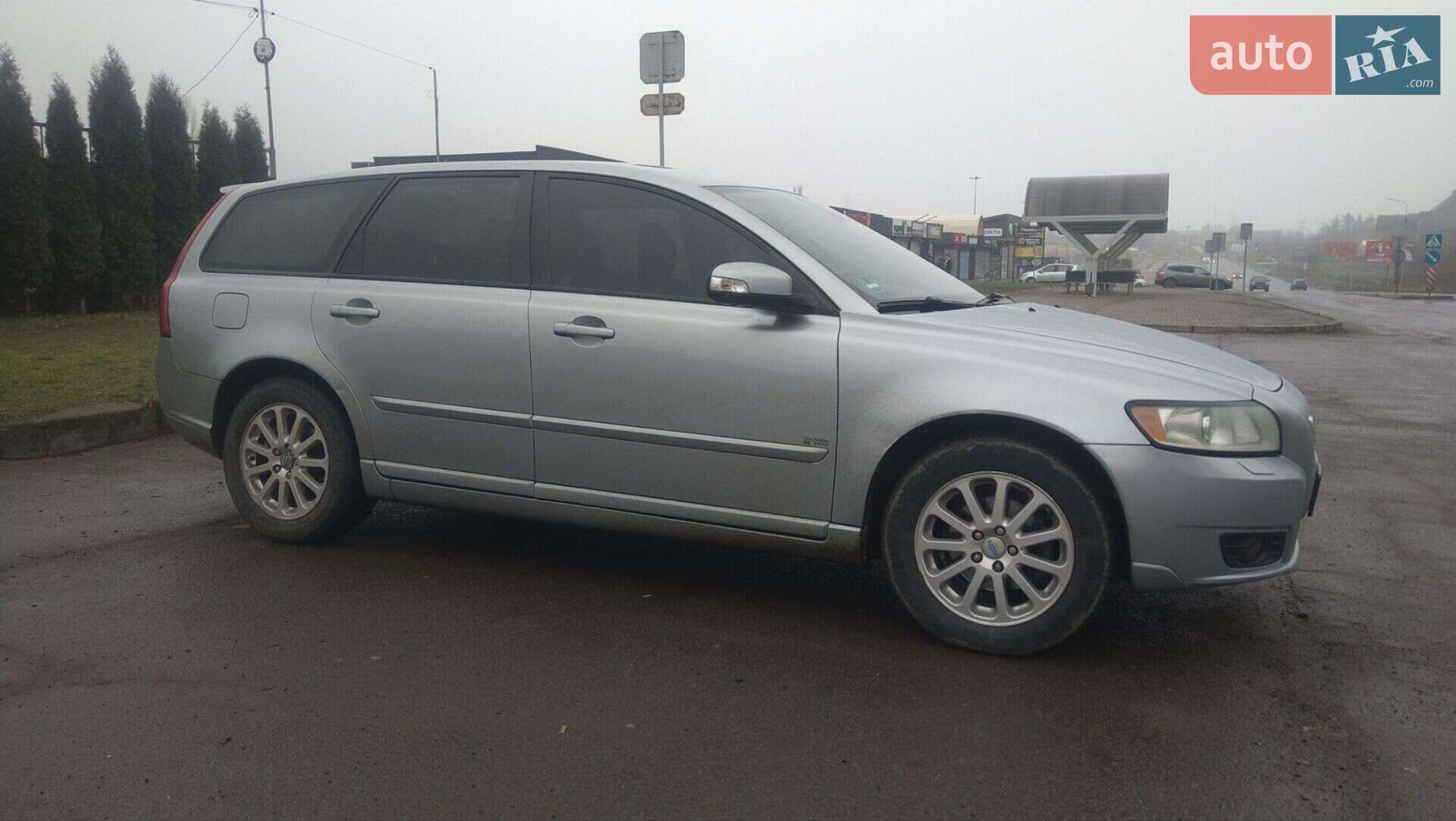 VOLVO V50