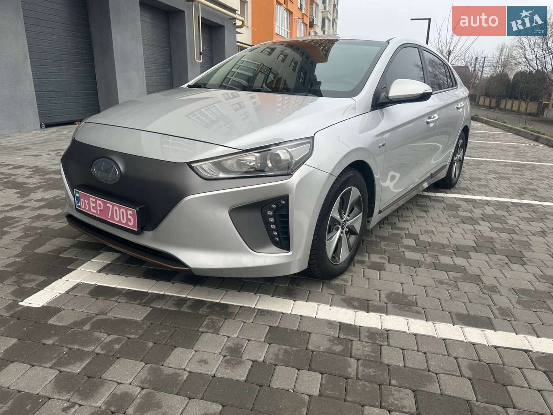 Головне фото звіту автомобіля HYUNDAI IONIQ 2017