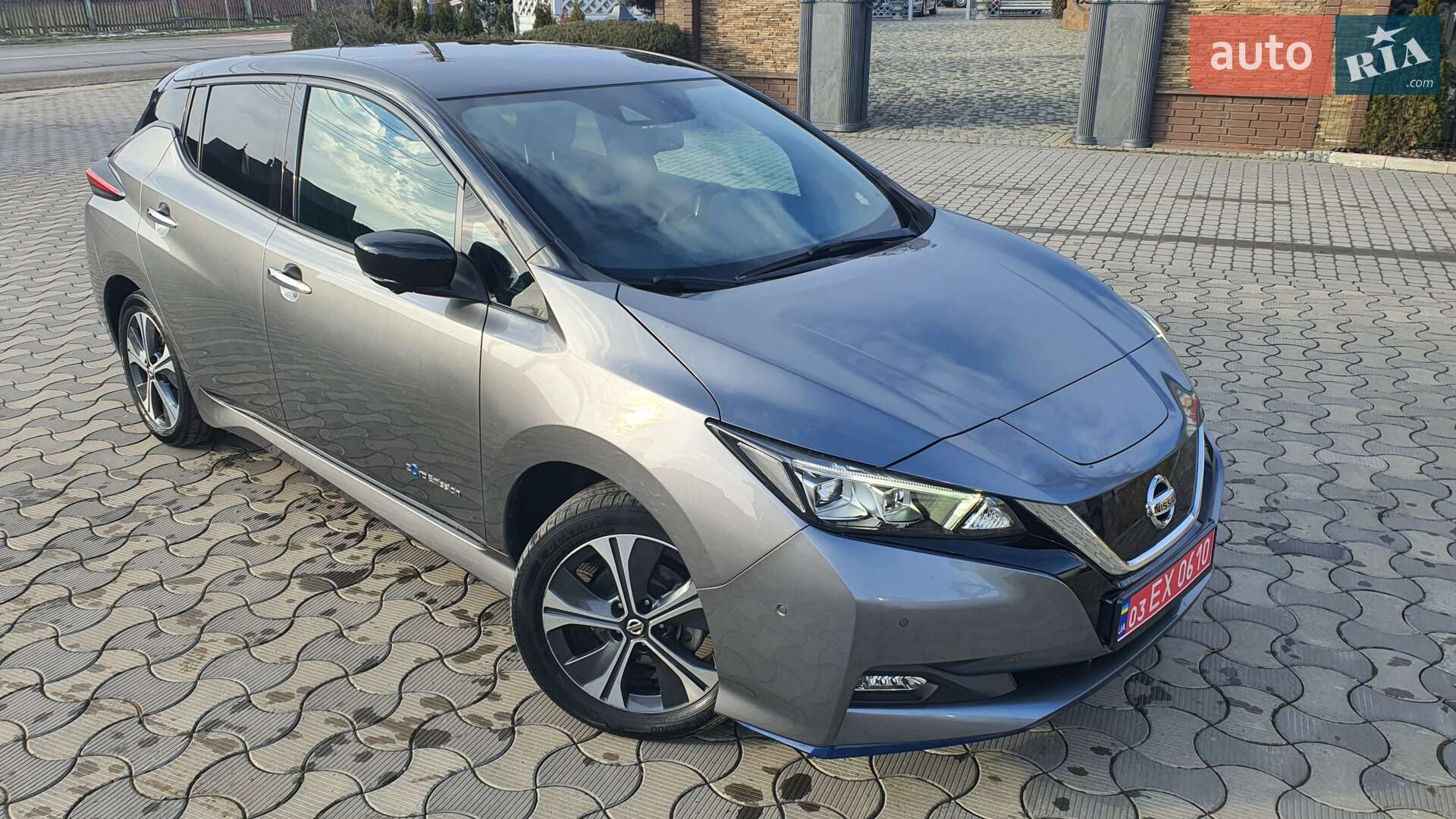 Головне фото звіту автомобіля NISSAN LEAF 2019