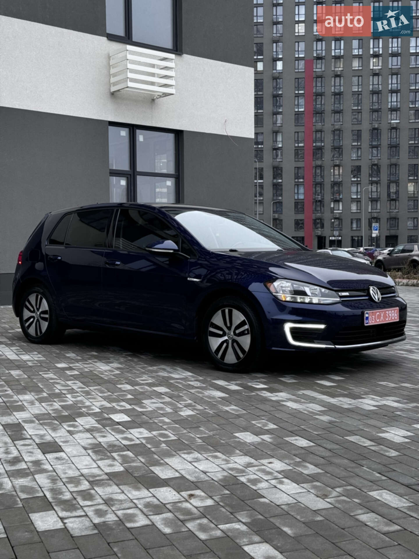 VOLKSWAGEN E-GOLF 2019