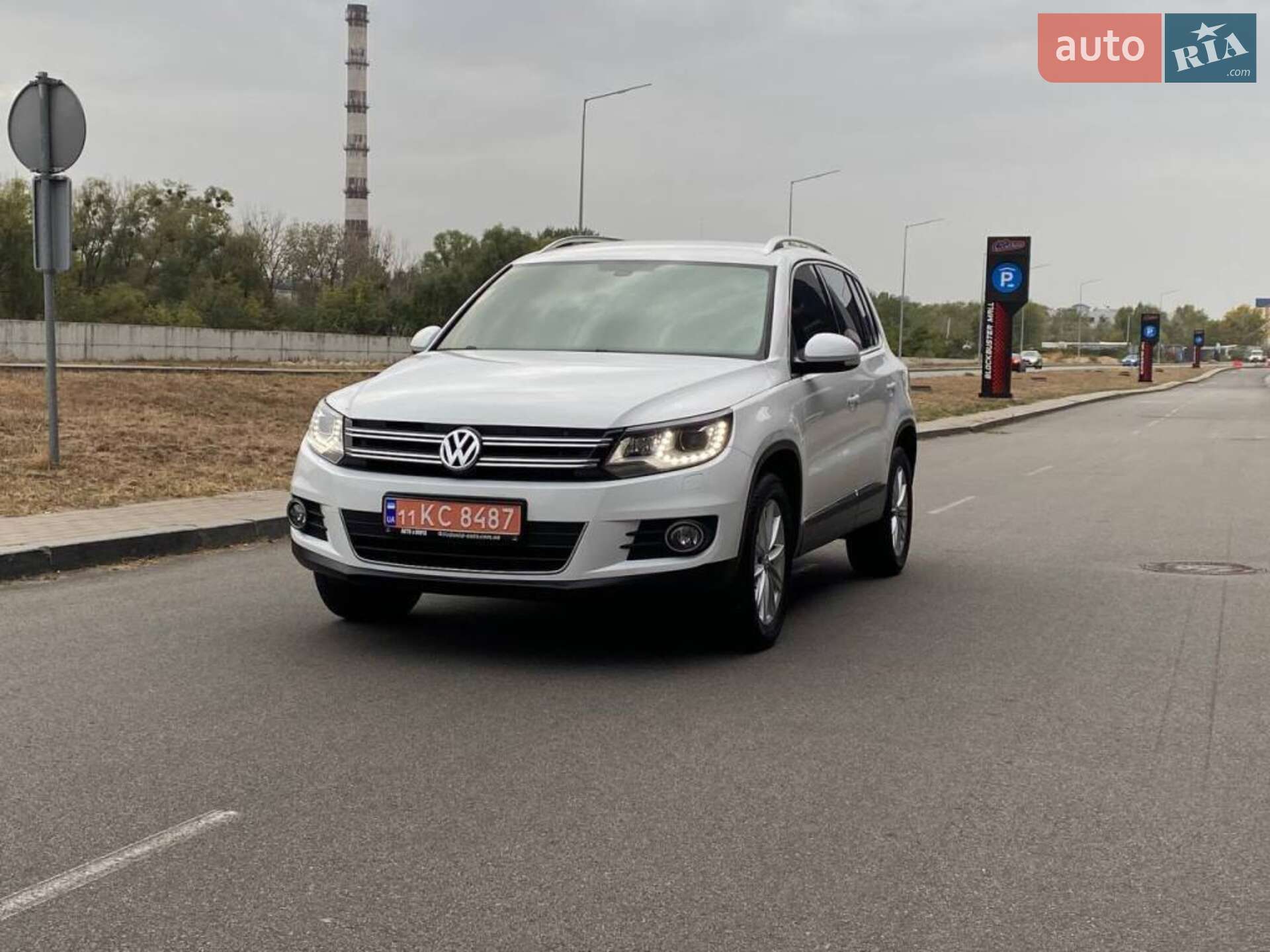 VOLKSWAGEN TIGUAN 2015