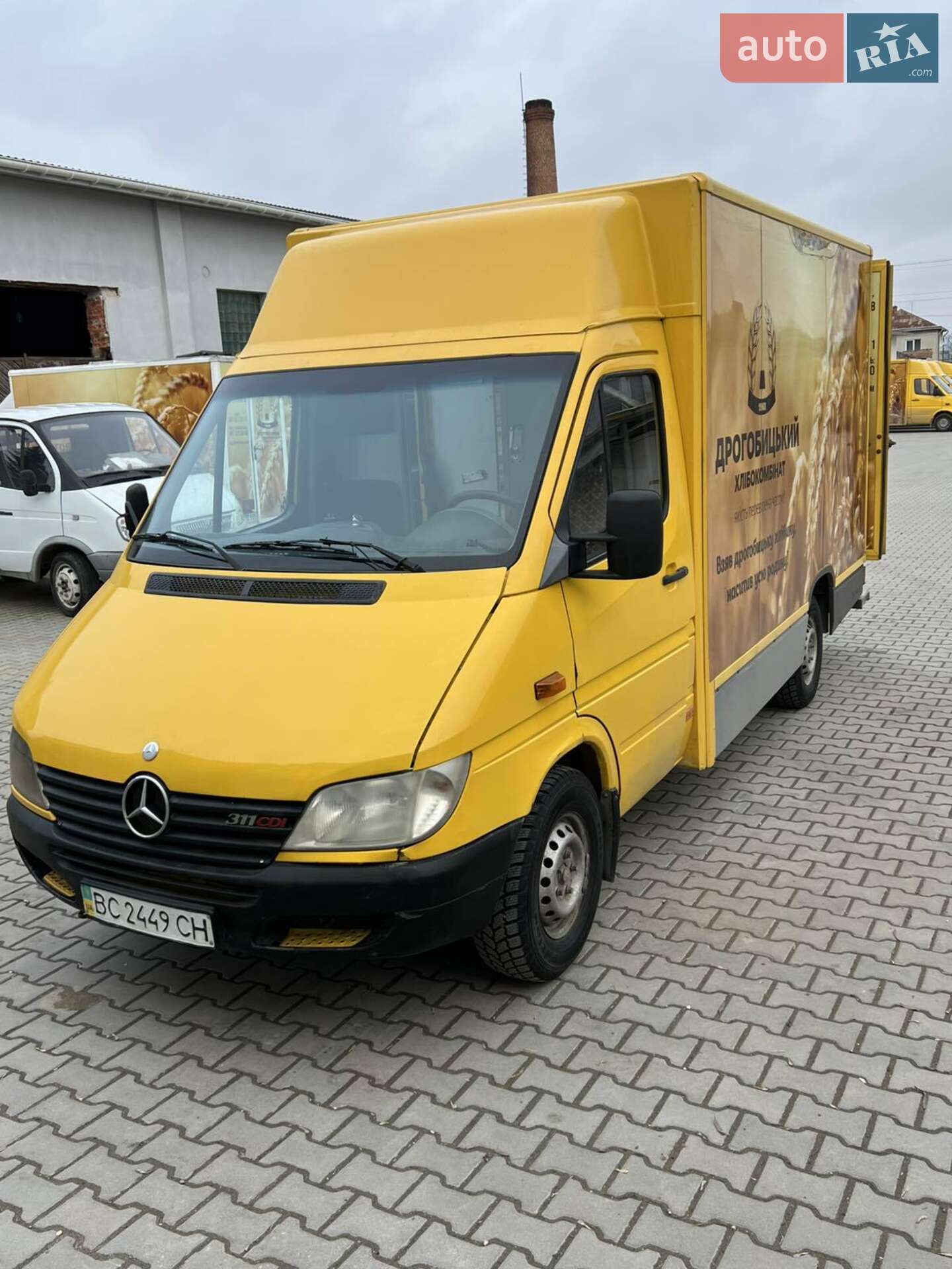 MERCEDES-BENZ 308D 2002