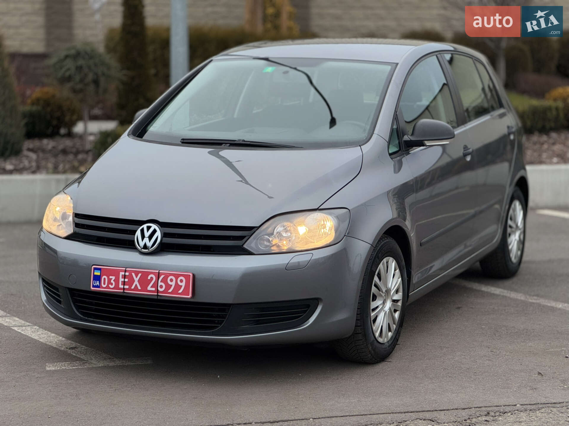 VOLKSWAGEN GOLF PLUS 2010
