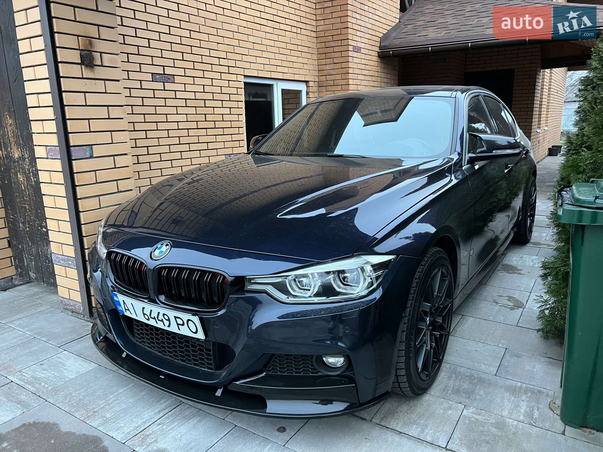 Головне фото звіту автомобіля BMW 330I 2017