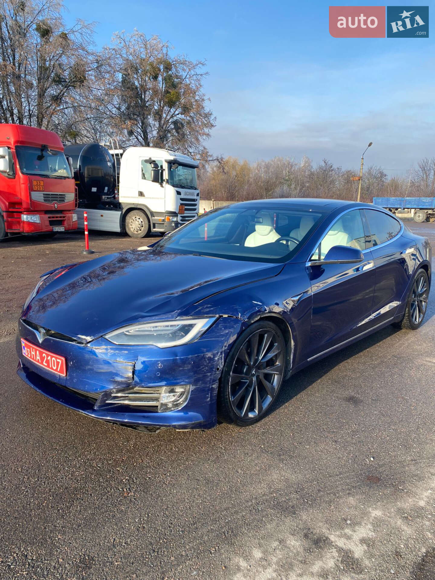 Головне фото звіту автомобіля TESLA MODEL S 2018