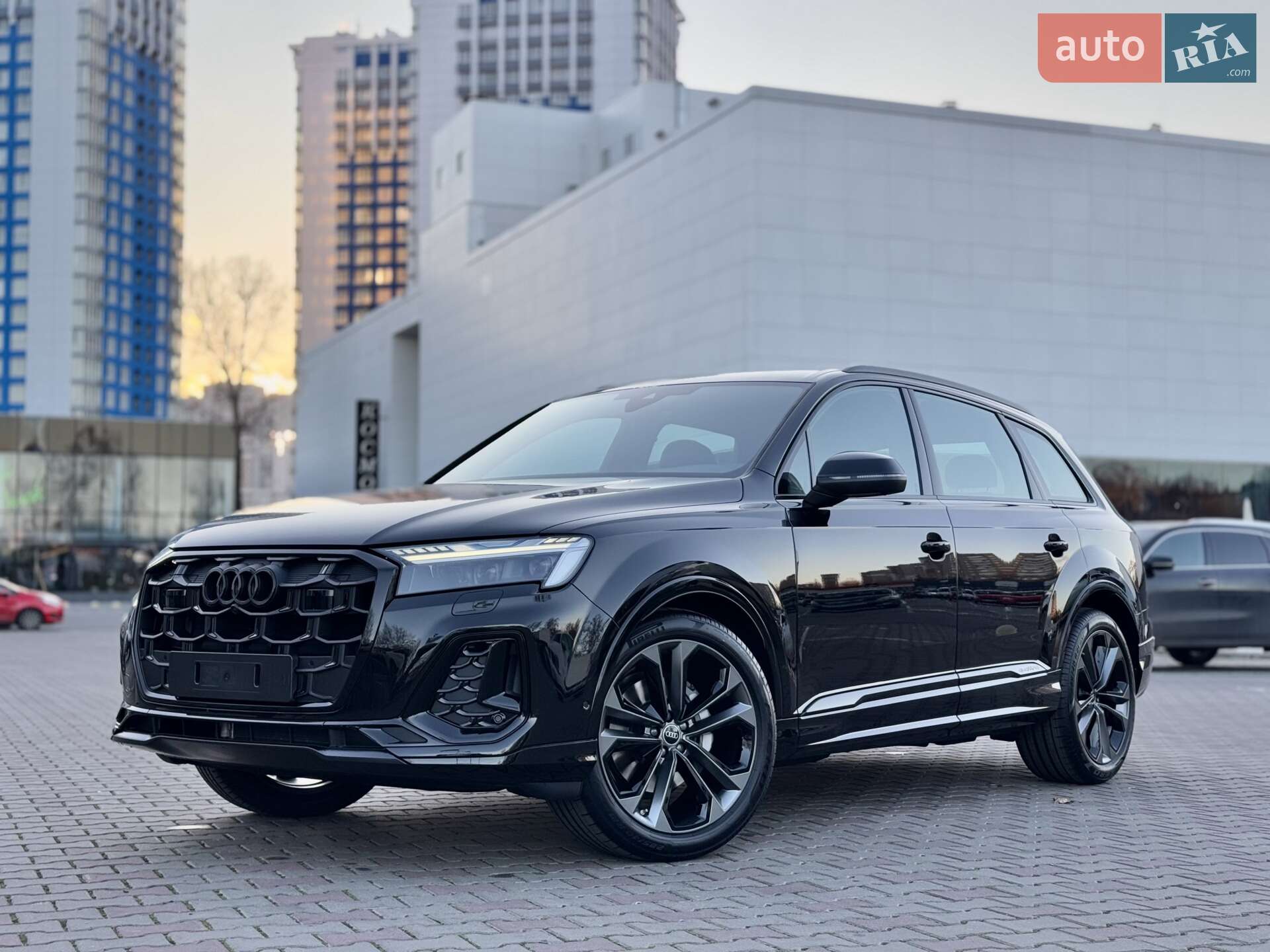 AUDI Q7 2024