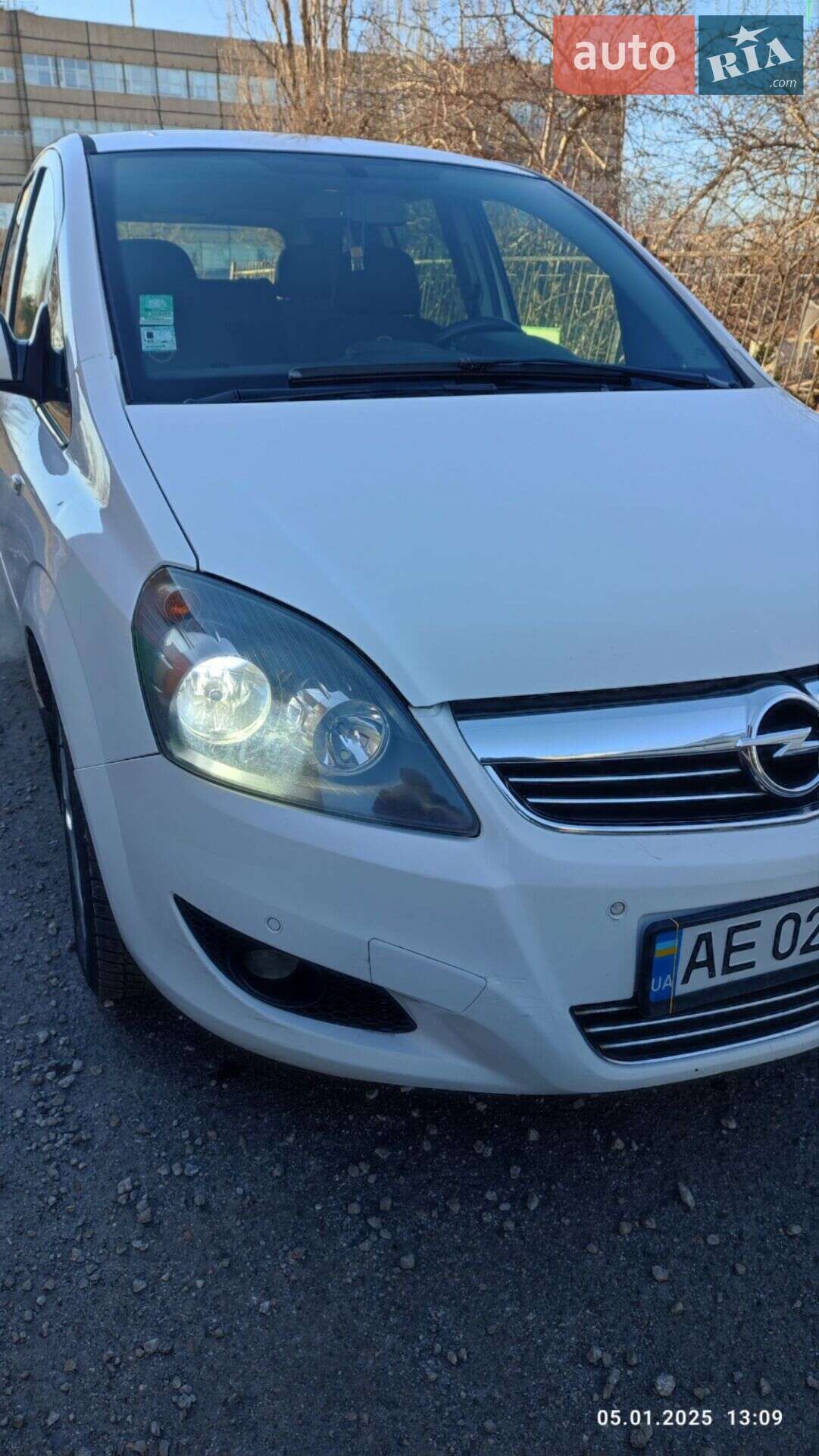 OPEL ZAFIRA 2011