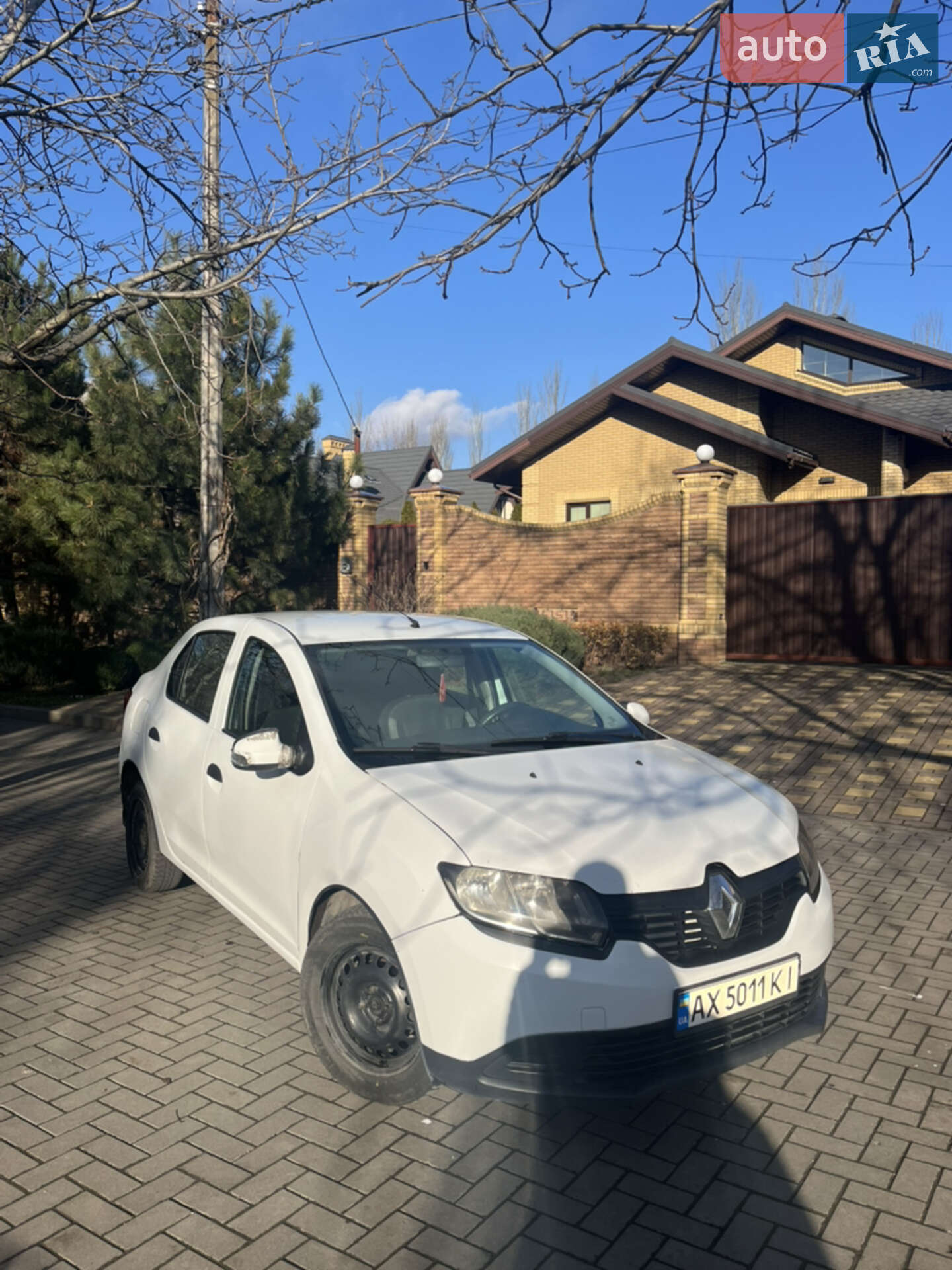 RENAULT LOGAN 2016
