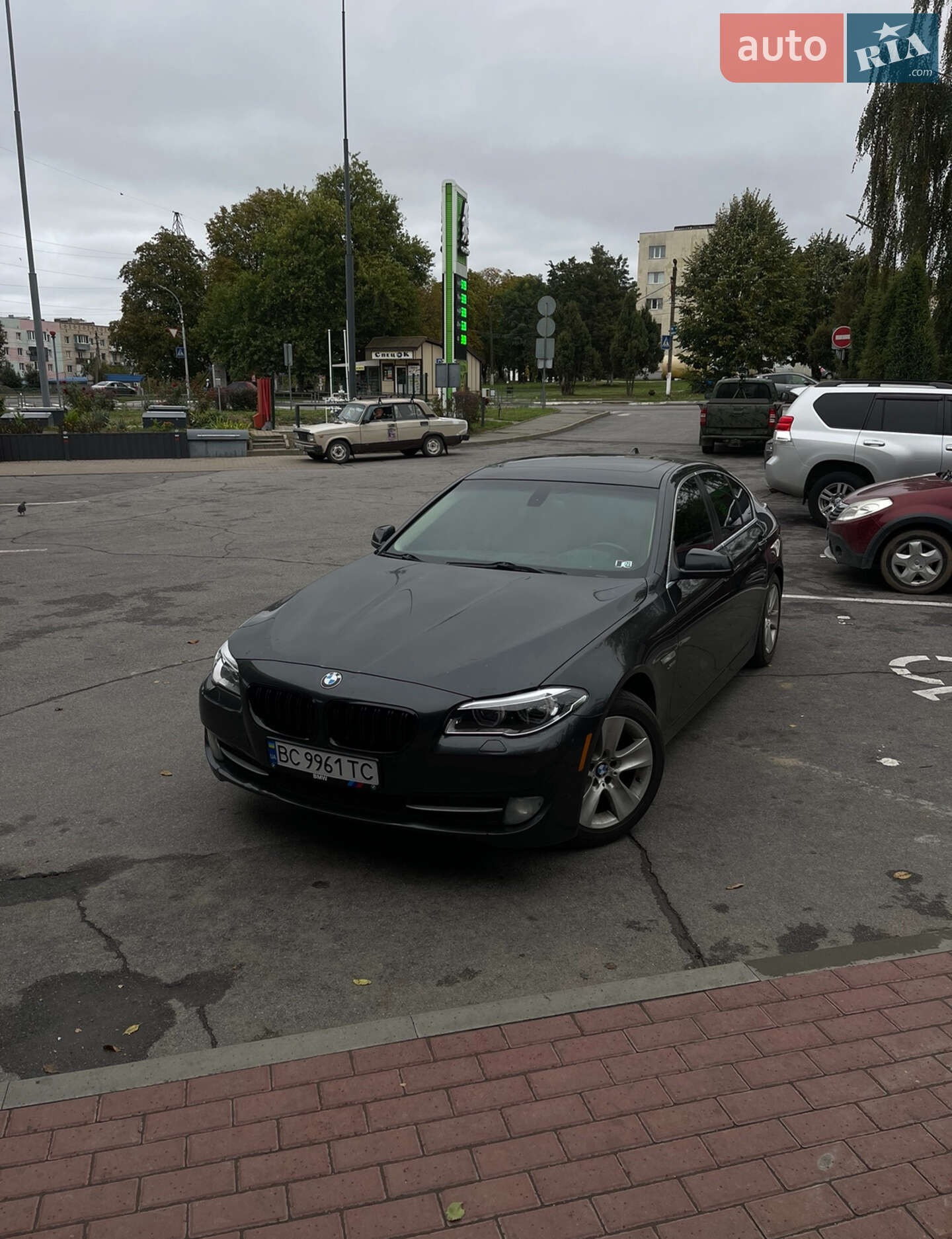 BMW 528I