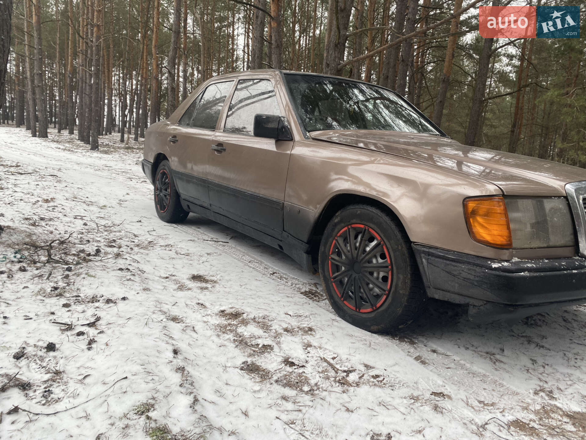 MERCEDES-BENZ 250 1990