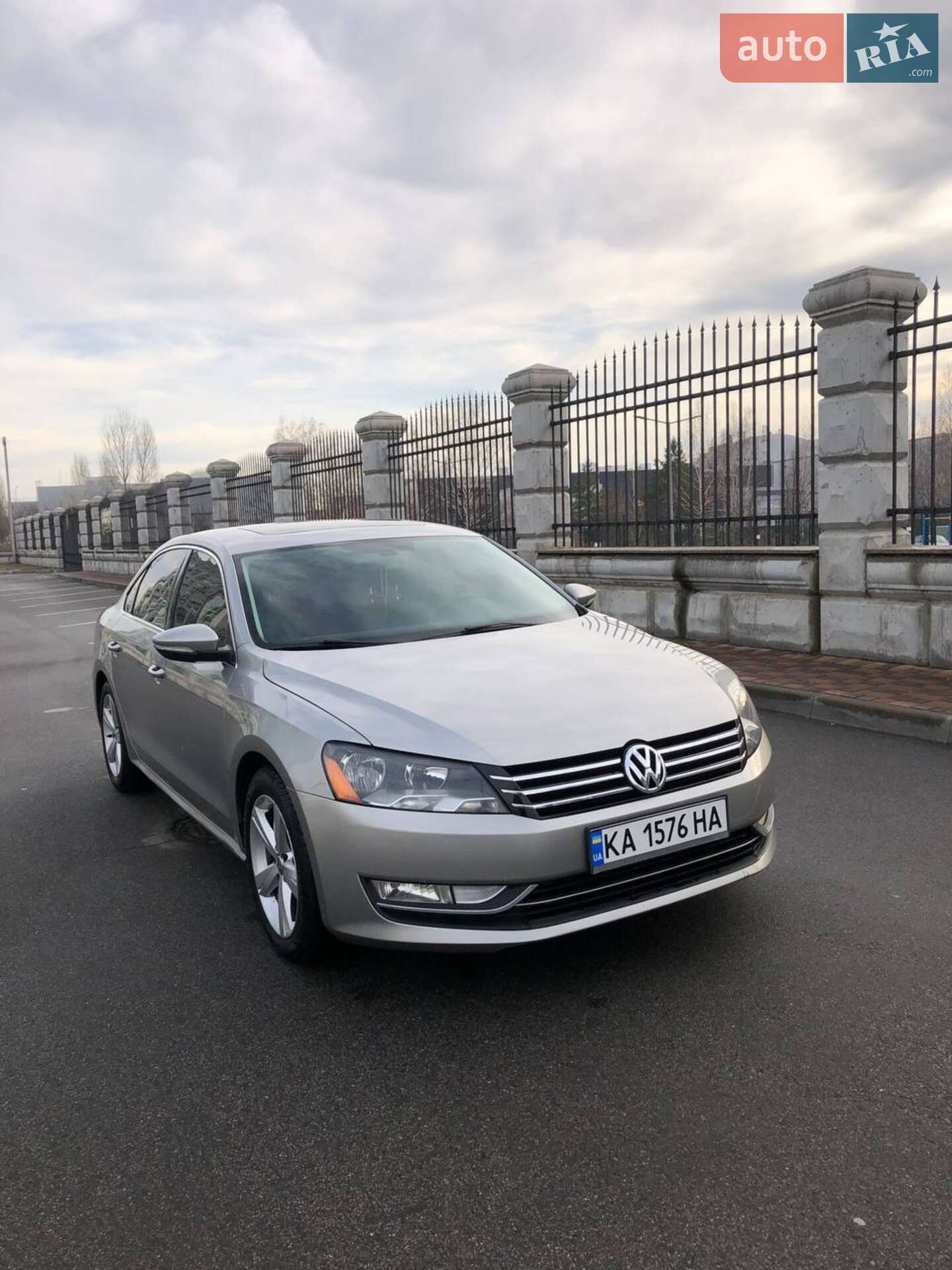 VOLKSWAGEN PASSAT 2012