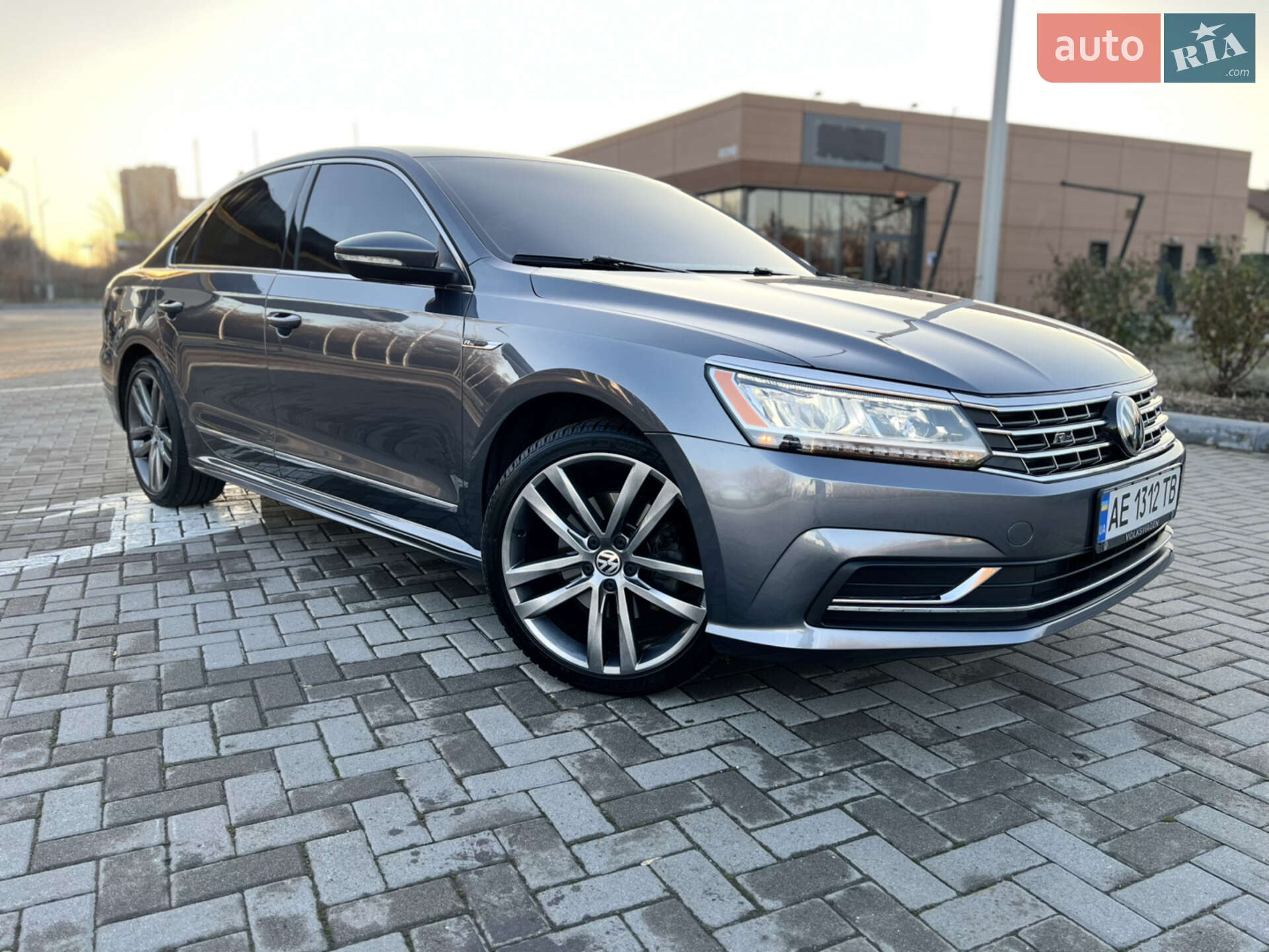 VOLKSWAGEN PASSAT 2017