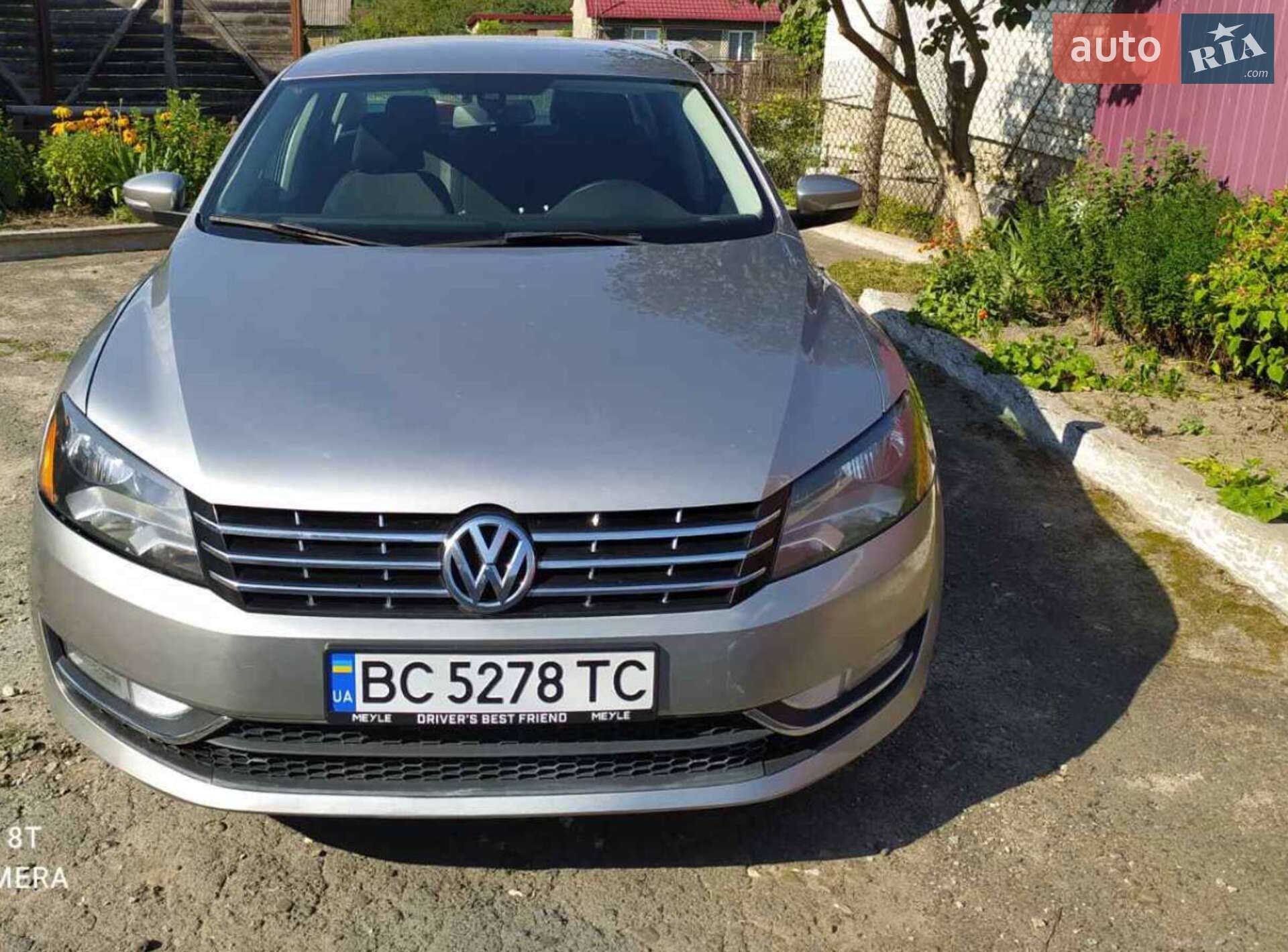 VOLKSWAGEN PASSAT 2012