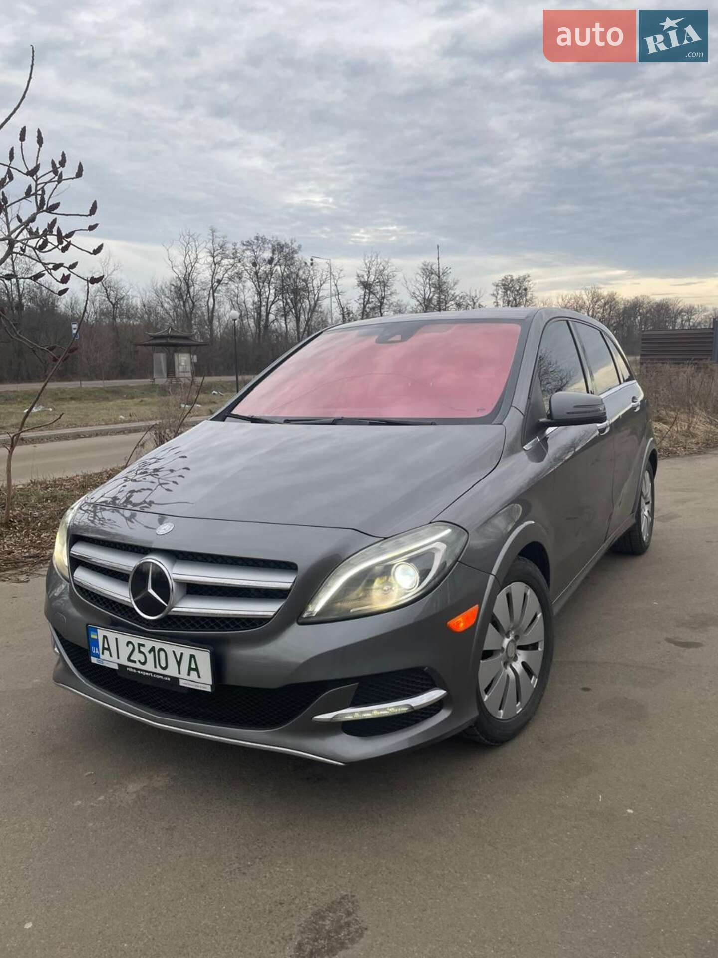 MERCEDES-BENZ B 250 2016