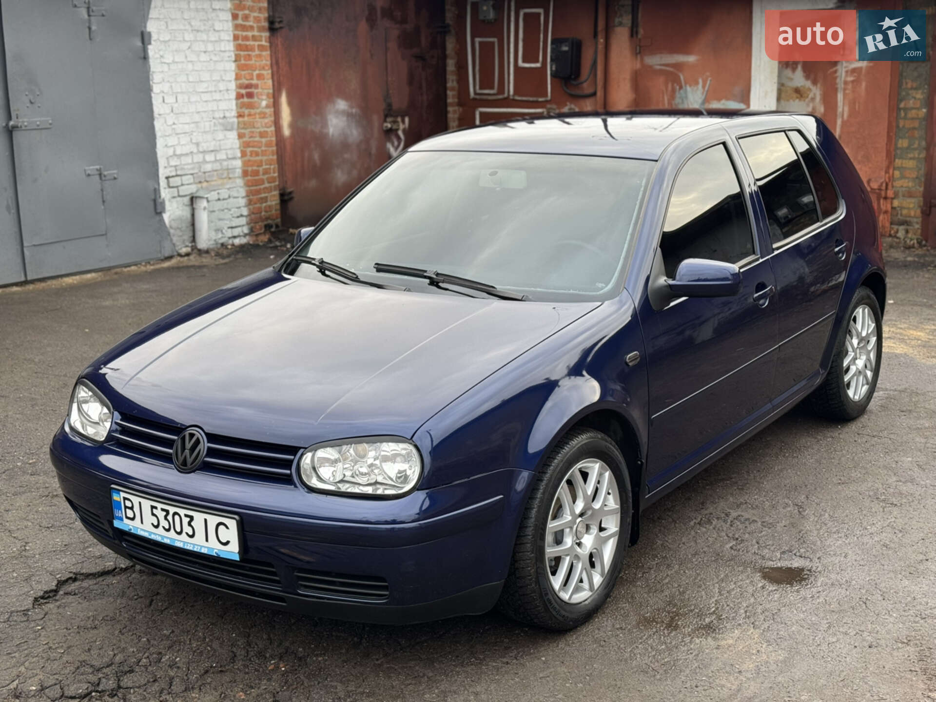 VOLKSWAGEN GOLF 2003