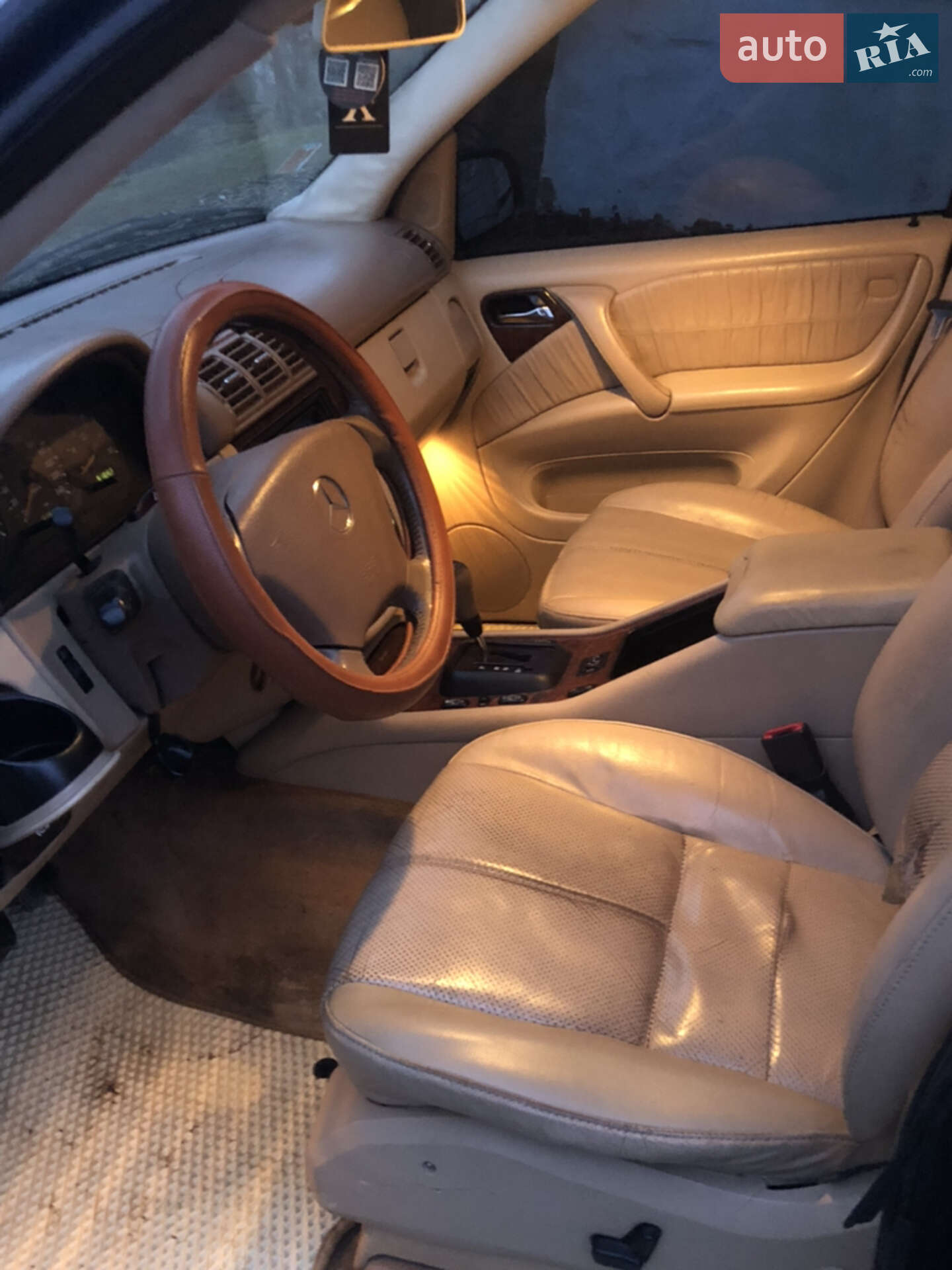 Головне фото звіту автомобіля MERCEDES-BENZ ML 270 CDI 2001