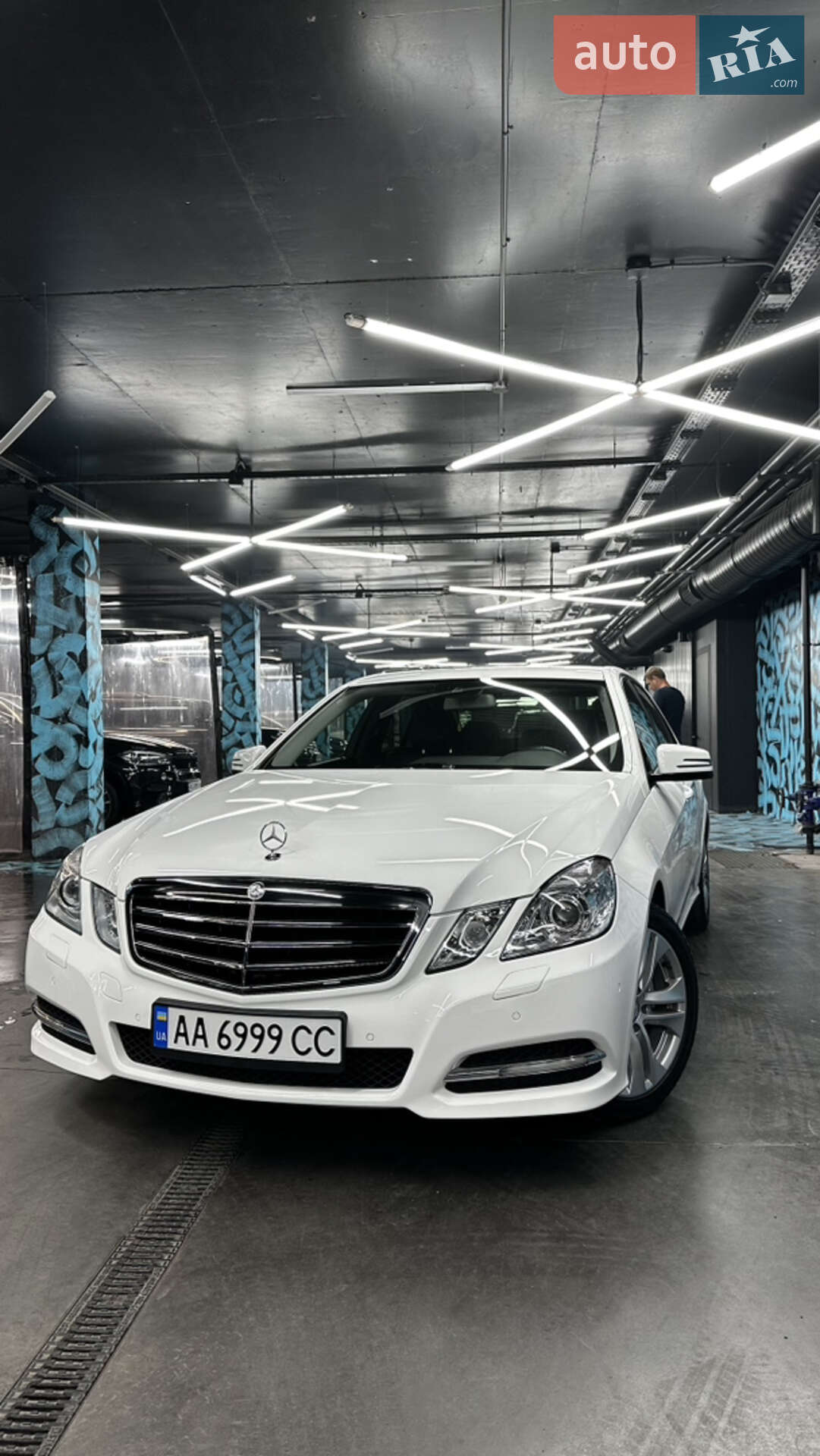 MERCEDES-BENZ E 200 2012