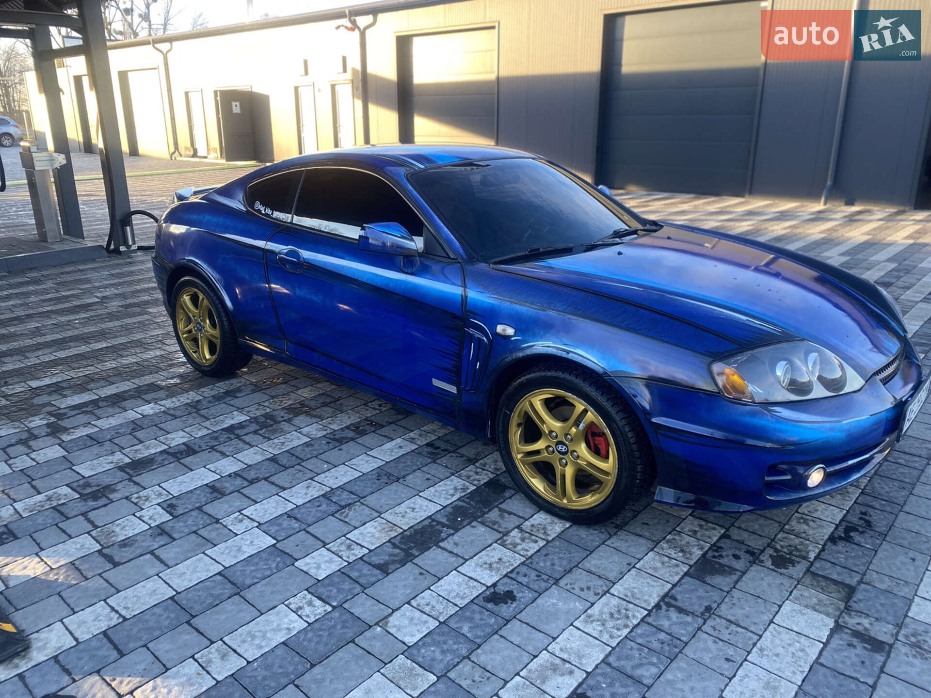 HYUNDAI COUPE 2004