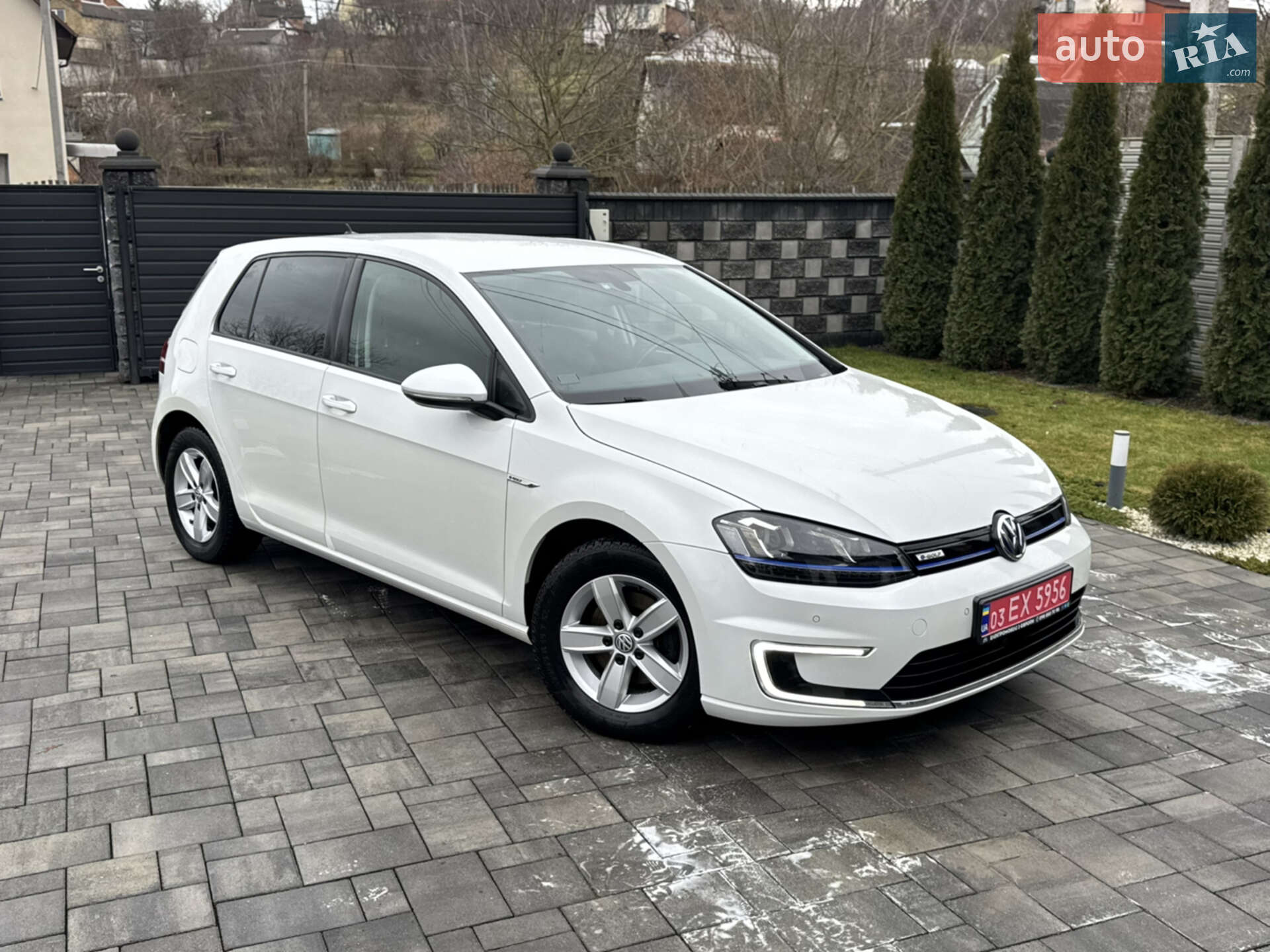 VOLKSWAGEN E-GOLF 2014