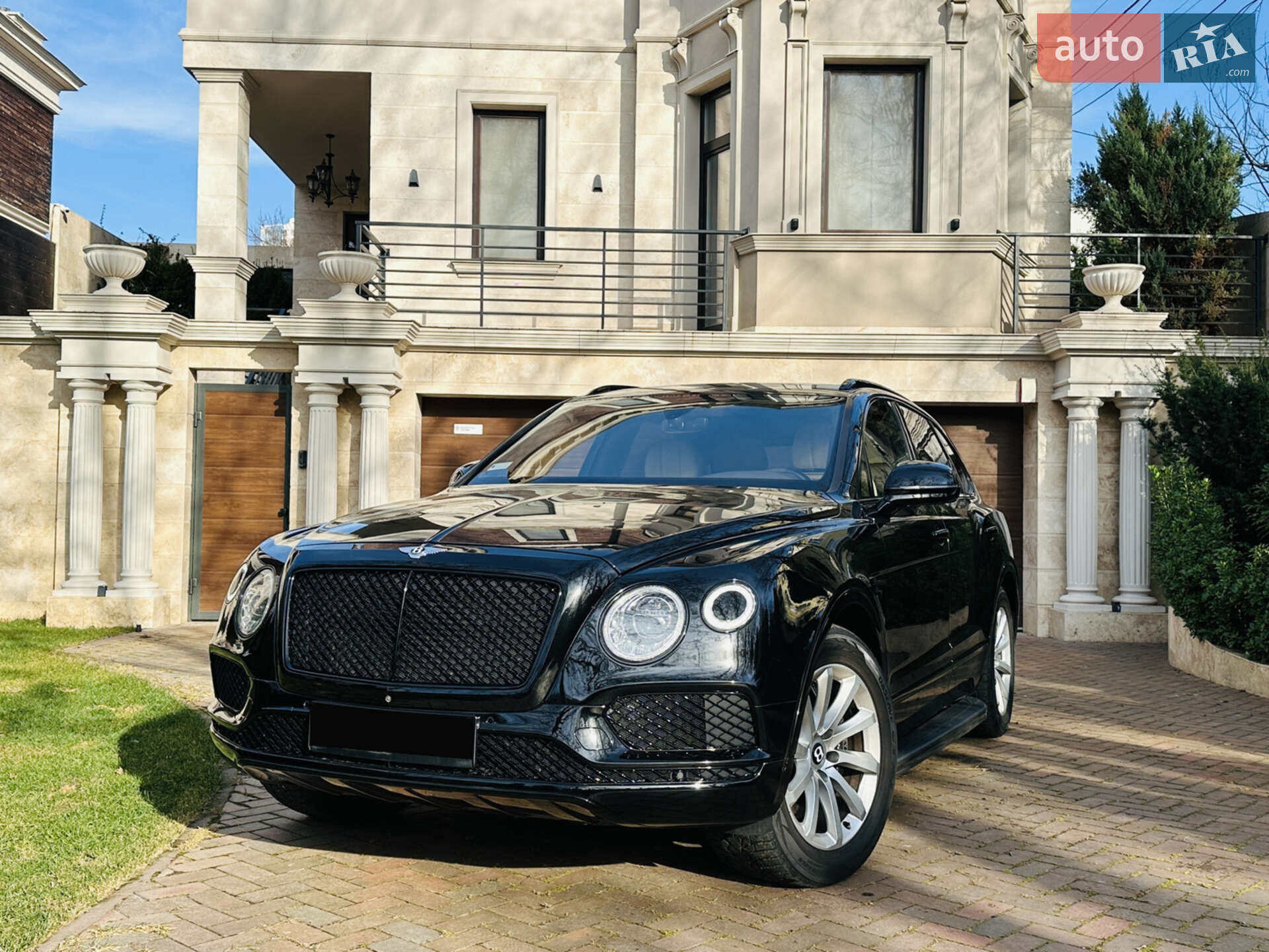 BENTLEY BENTAYGA 2016