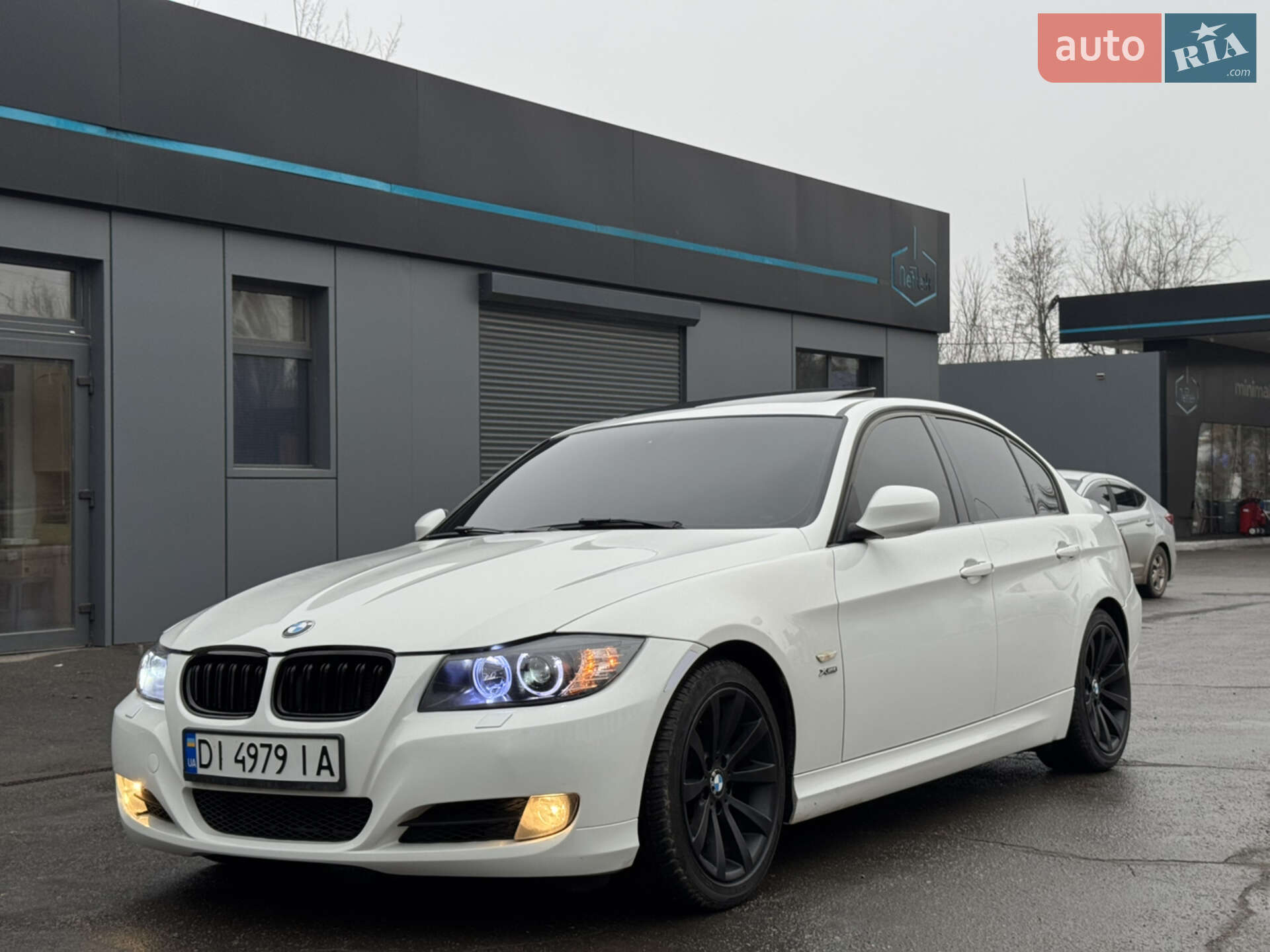 BMW 328XI 2011