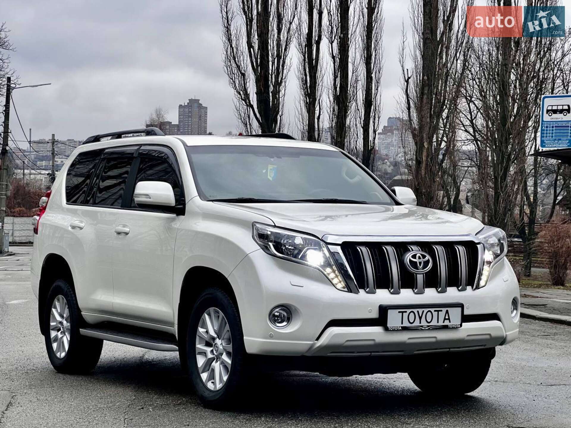TOYOTA LAND CRUISER PRADO 150 2016