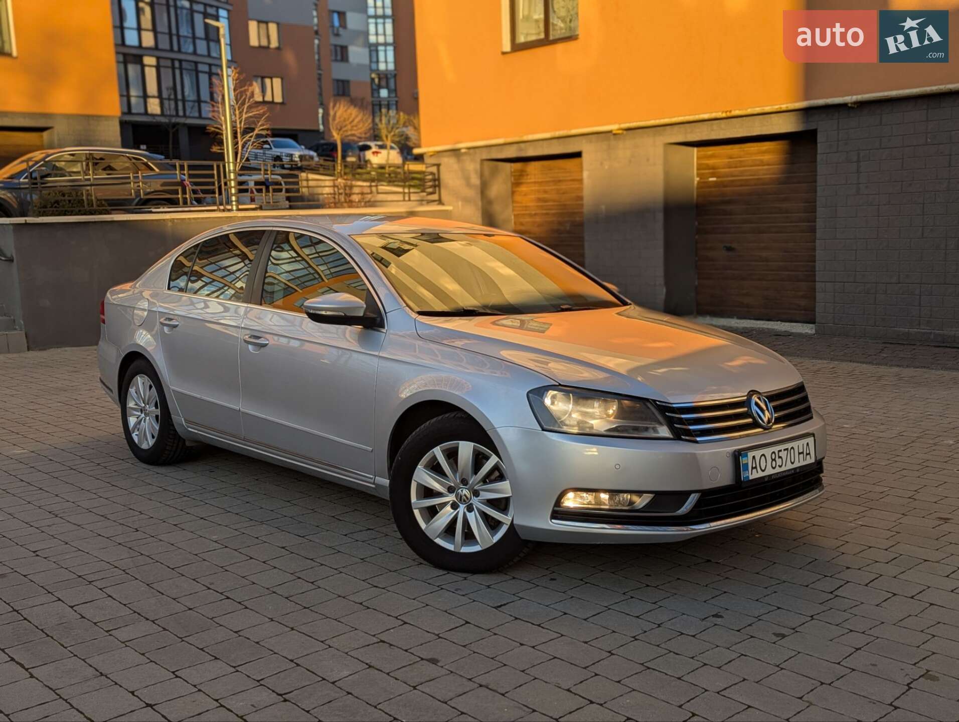 VOLKSWAGEN PASSAT 2011