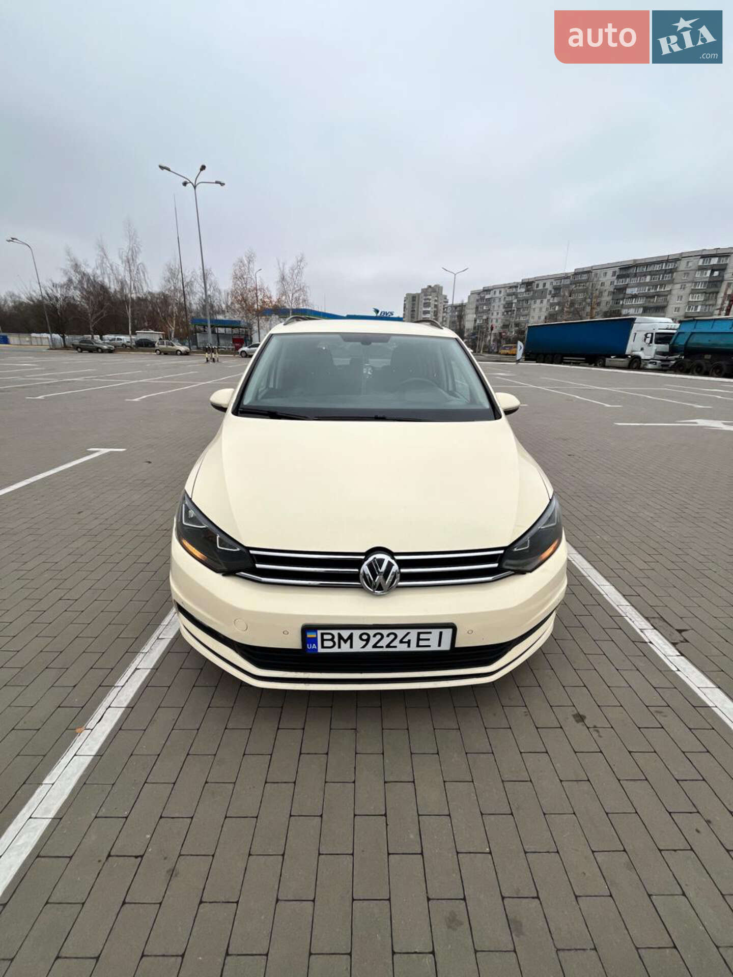 VOLKSWAGEN TOURAN 2017