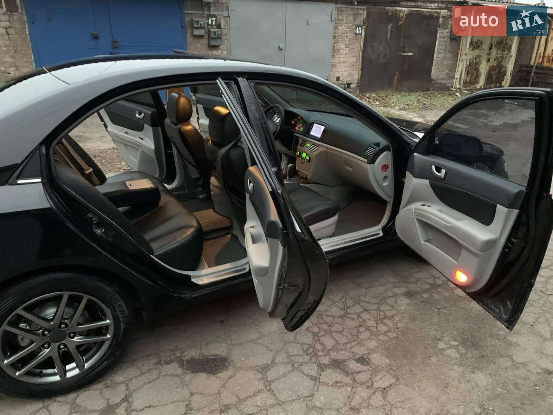 Головне фото звіту автомобіля HYUNDAI SONATA 2006