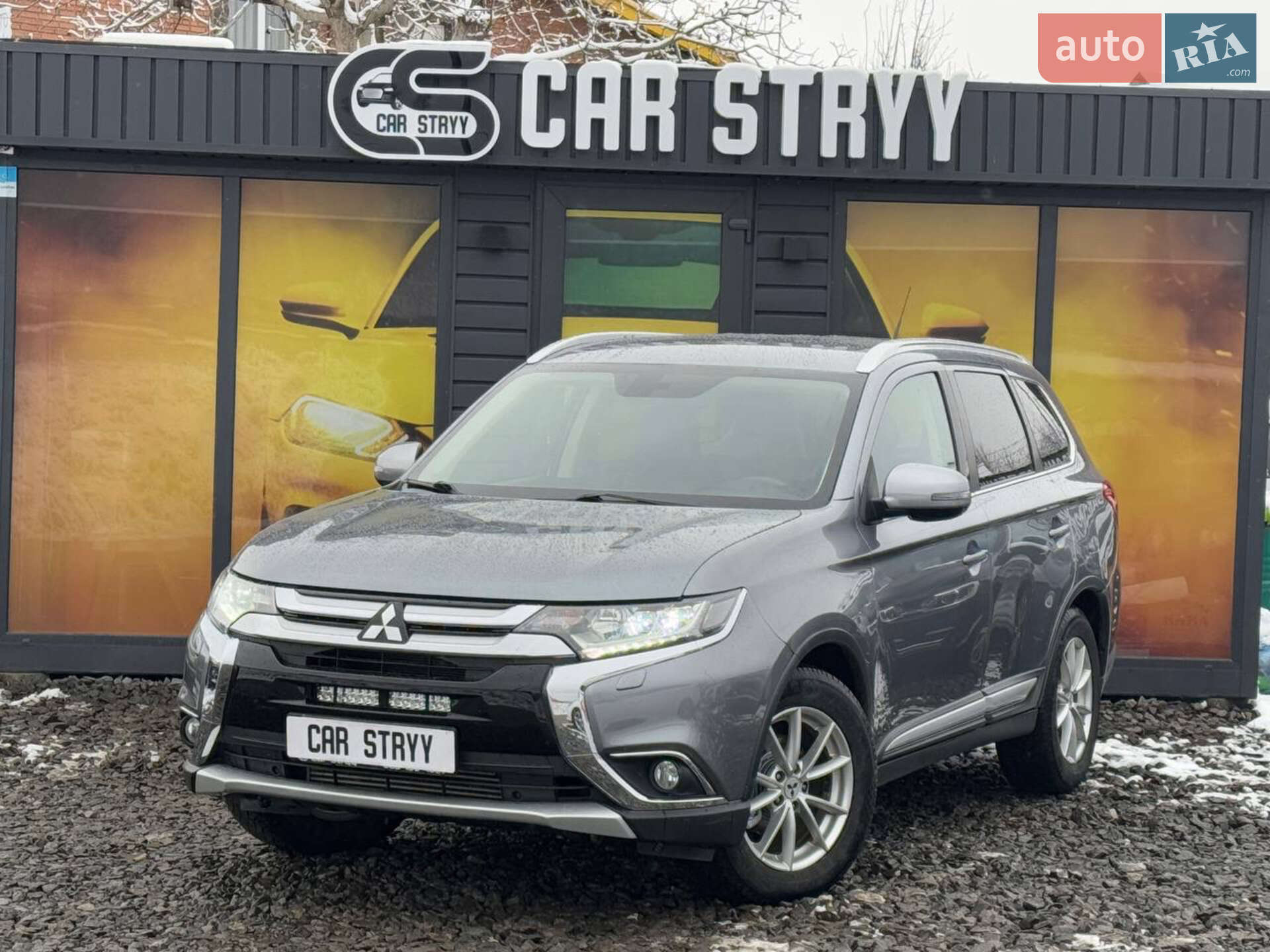Головне фото звіту автомобіля MITSUBISHI OUTLANDER 2015