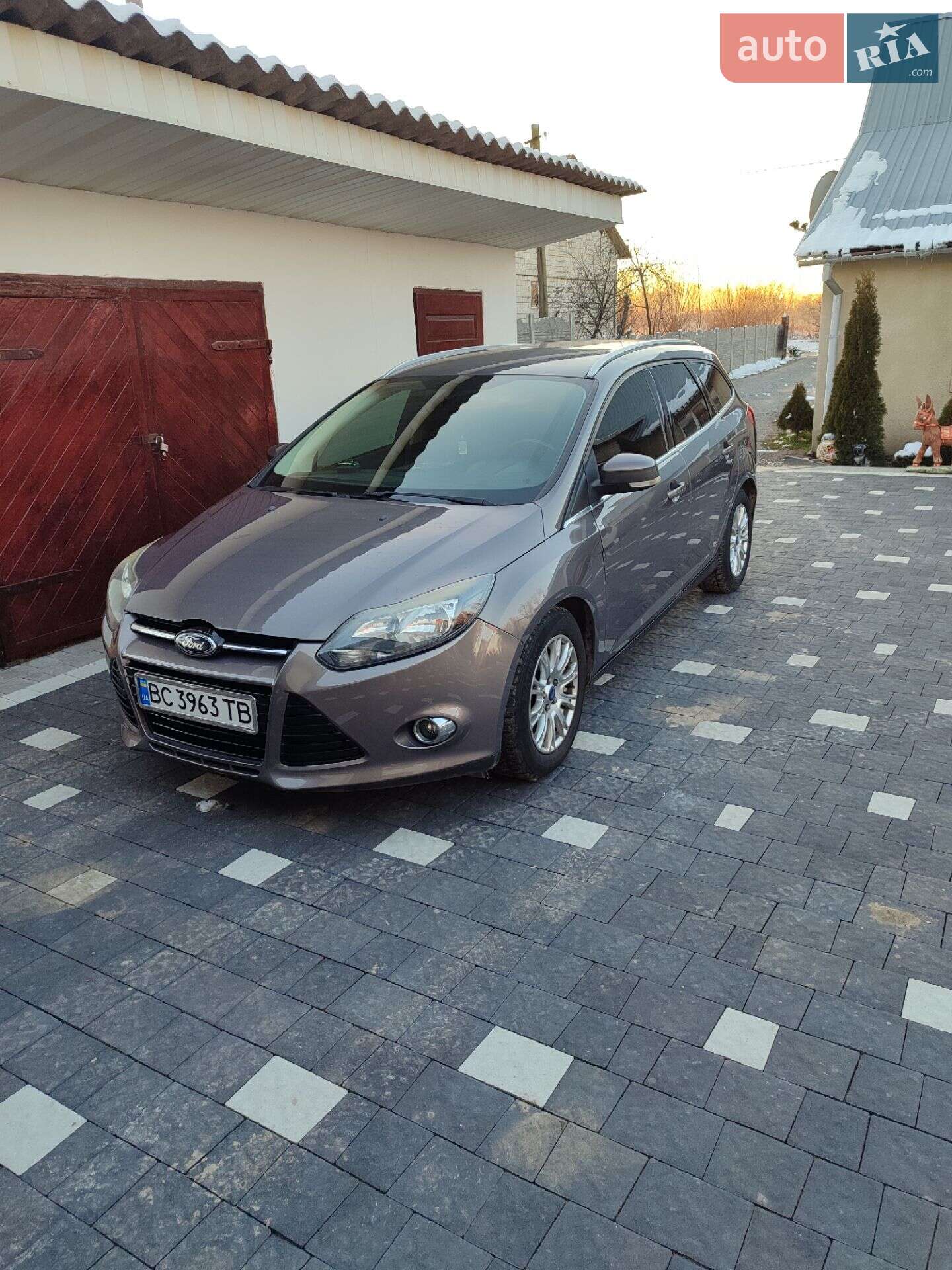 Головне фото звіту автомобіля FORD FOCUS 2012